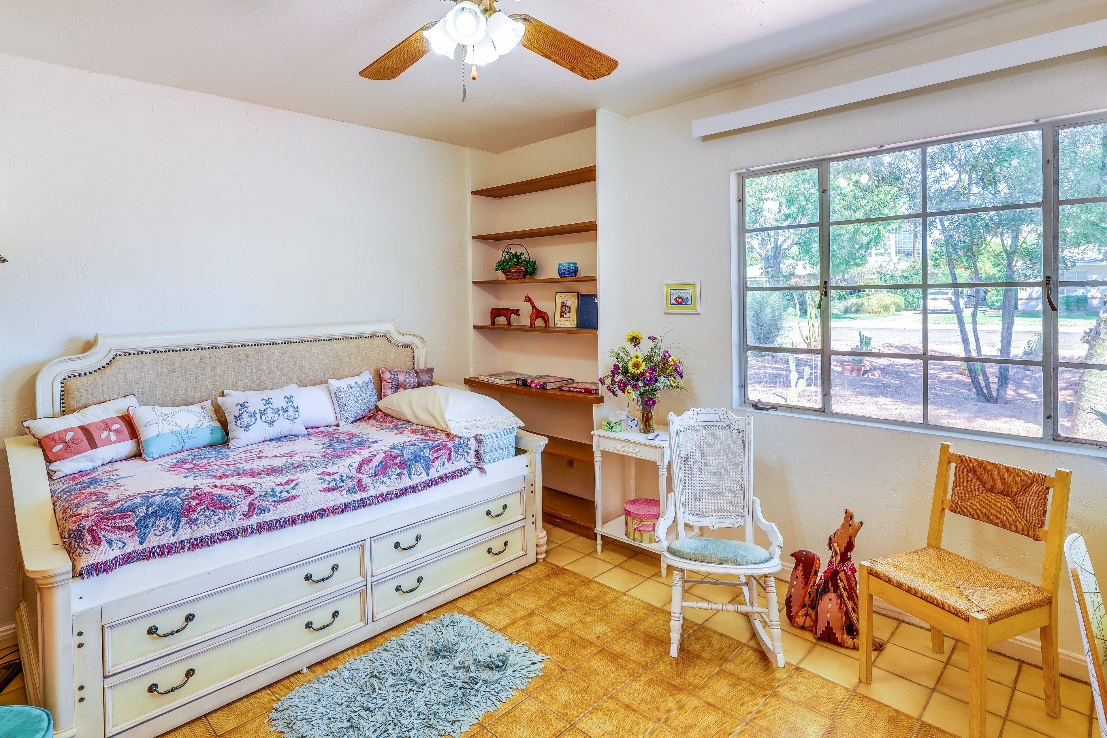 Bedroom 2 | Twin Daybed | Towels Provided