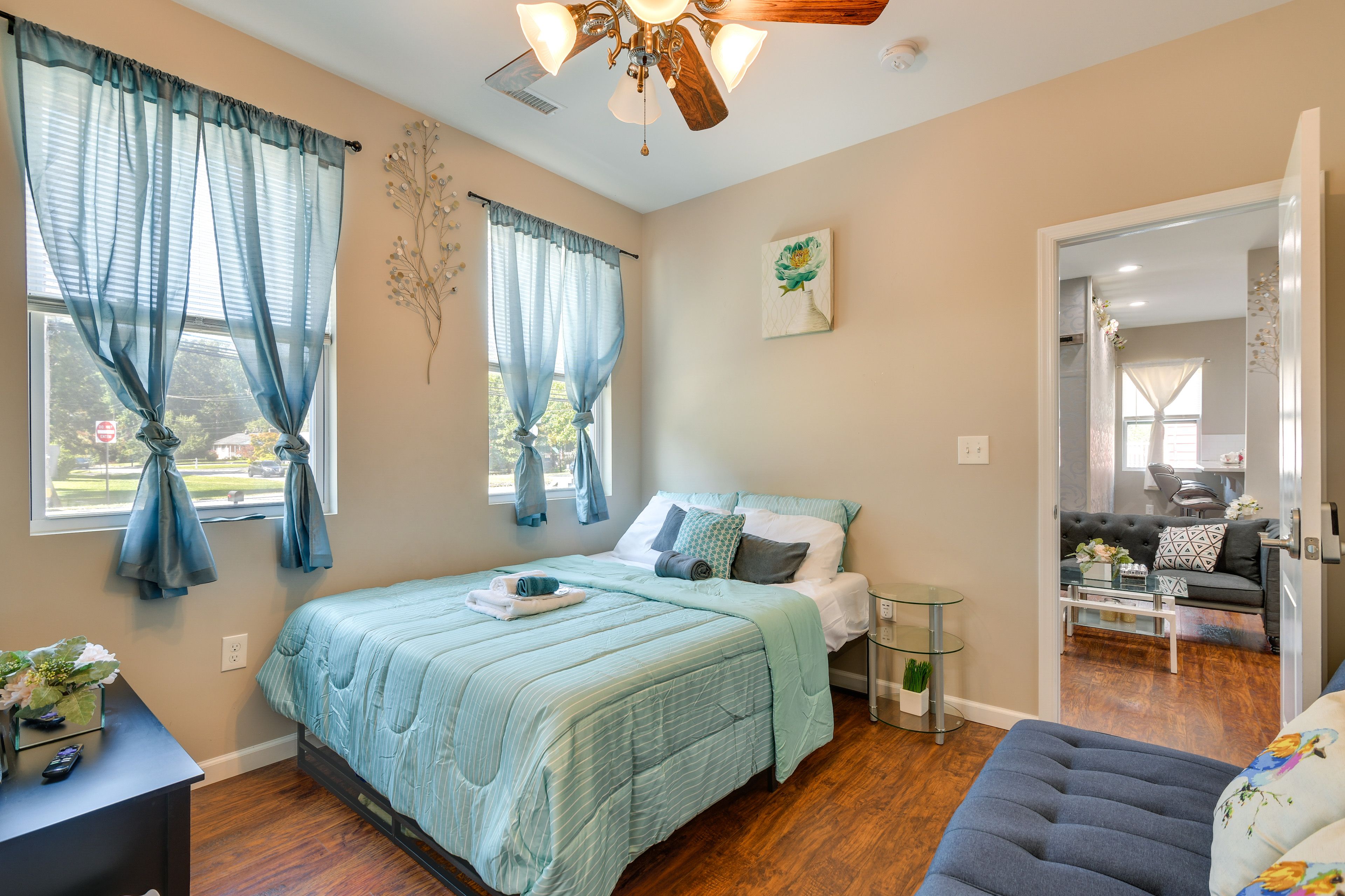 Bedroom Suite 1 | Queen Bed | Linens Provided