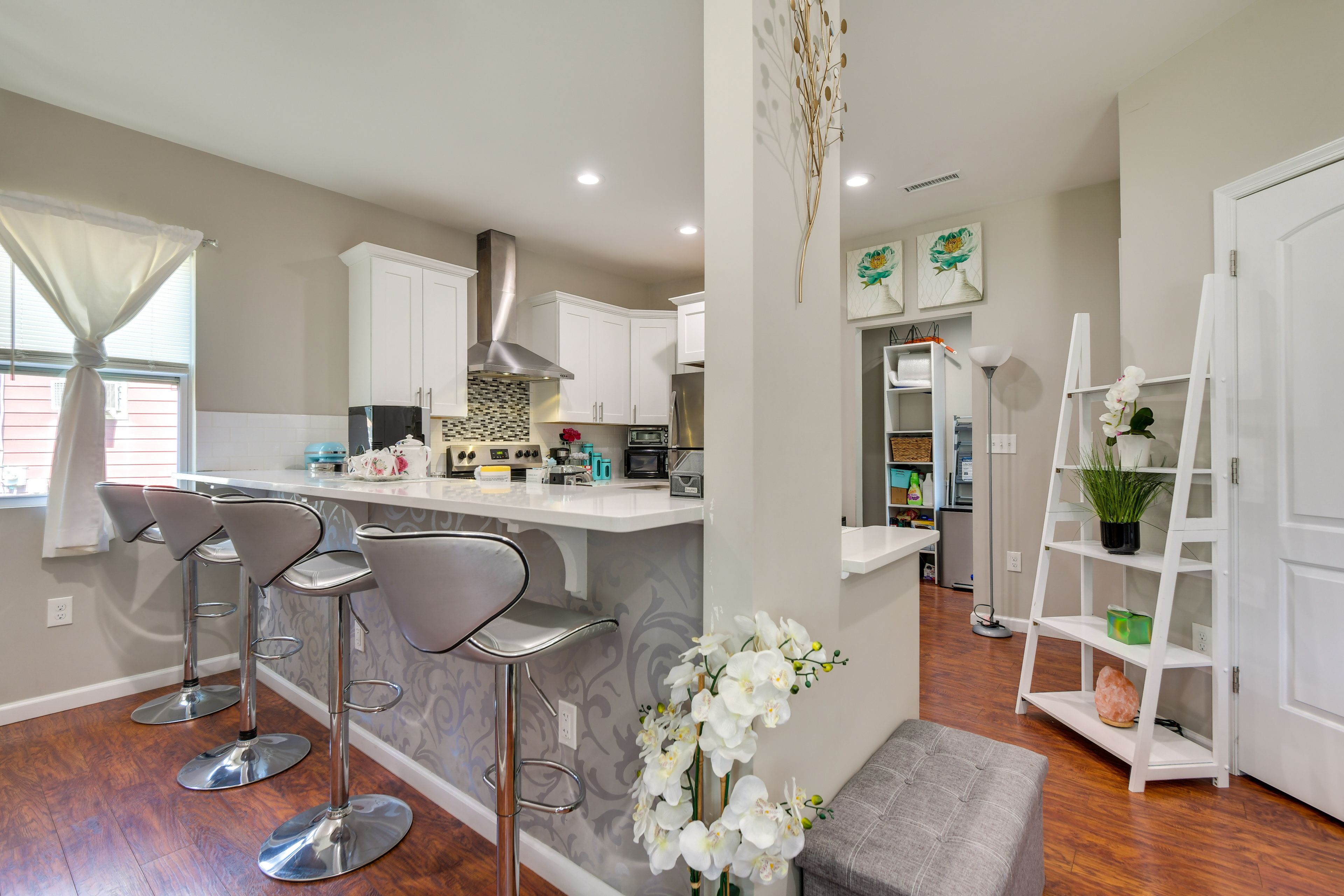 Kitchen | Bar Seating
