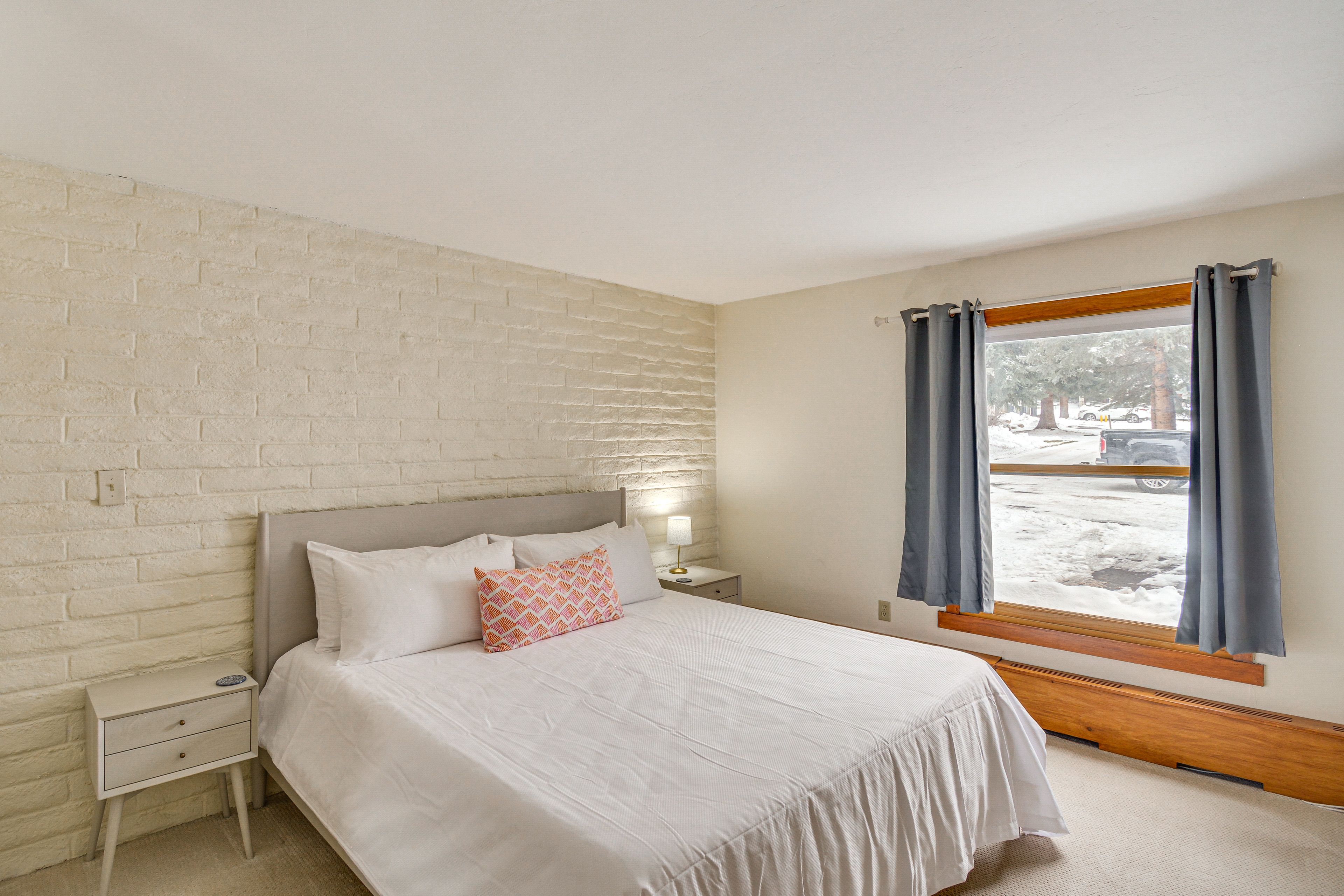 Bedroom 1 | King Bed | Linens Provided