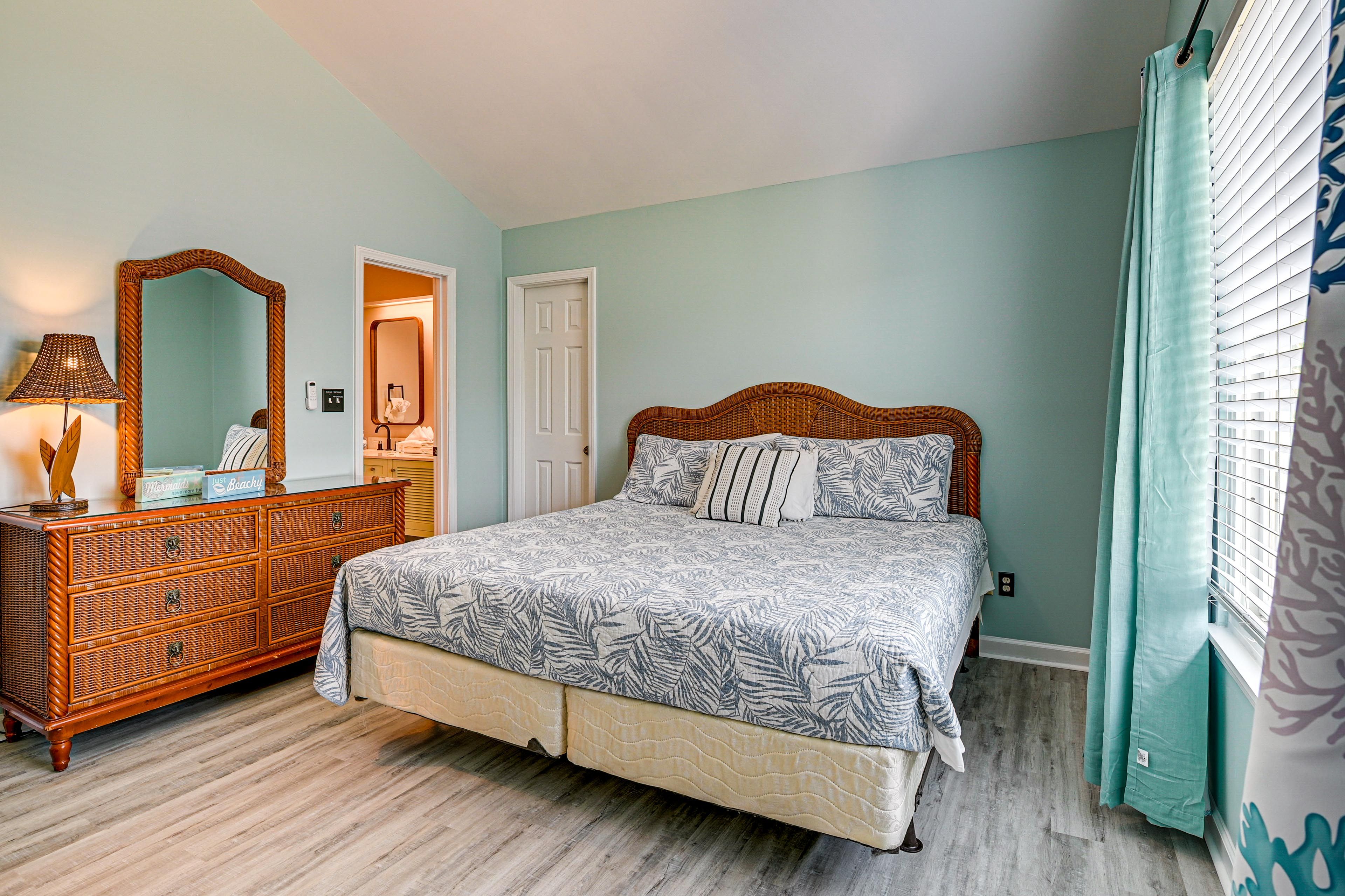 Bedroom 3 | 2nd Floor | King Bed | Queen Bed