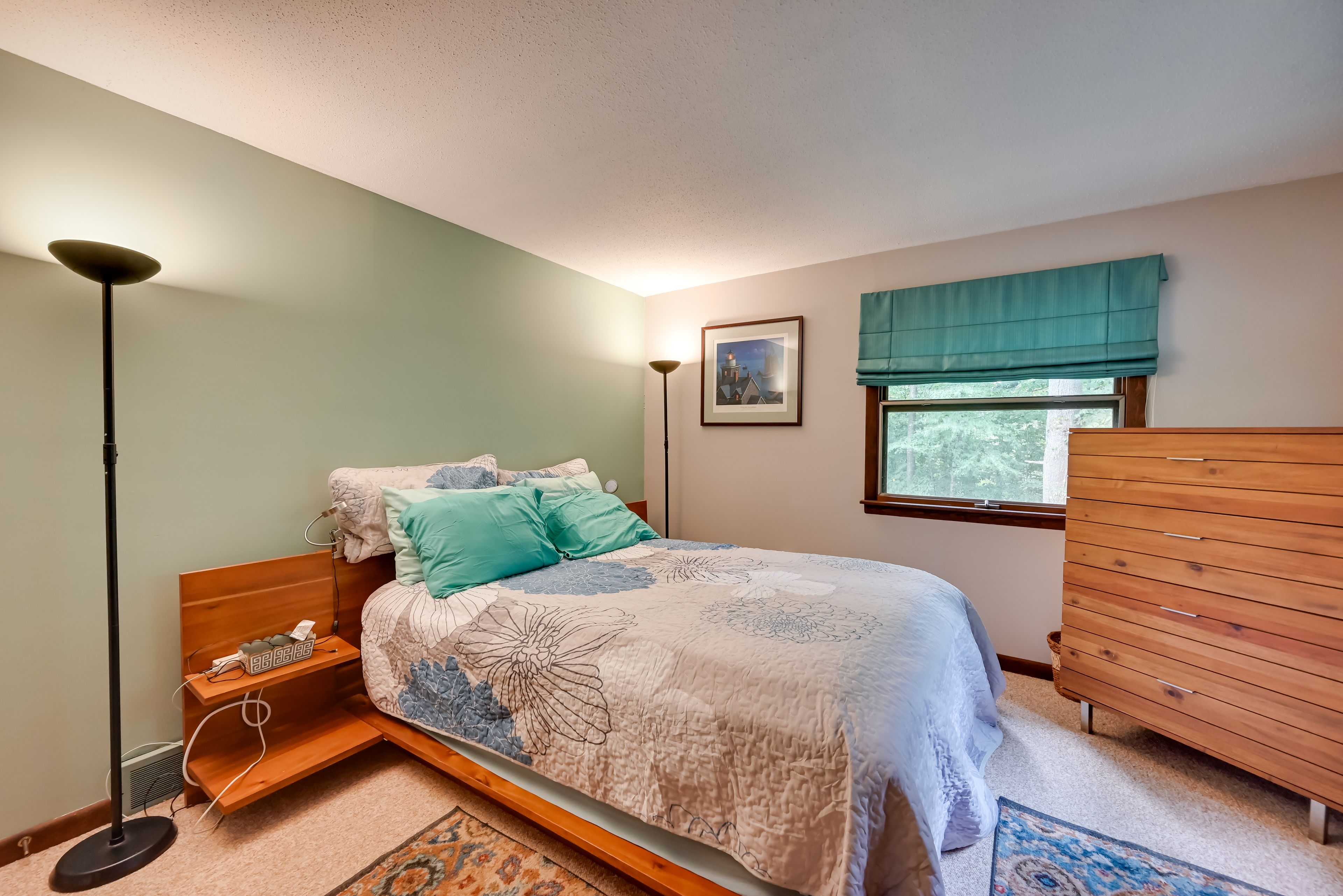 Bedroom 2 | Queen Bed