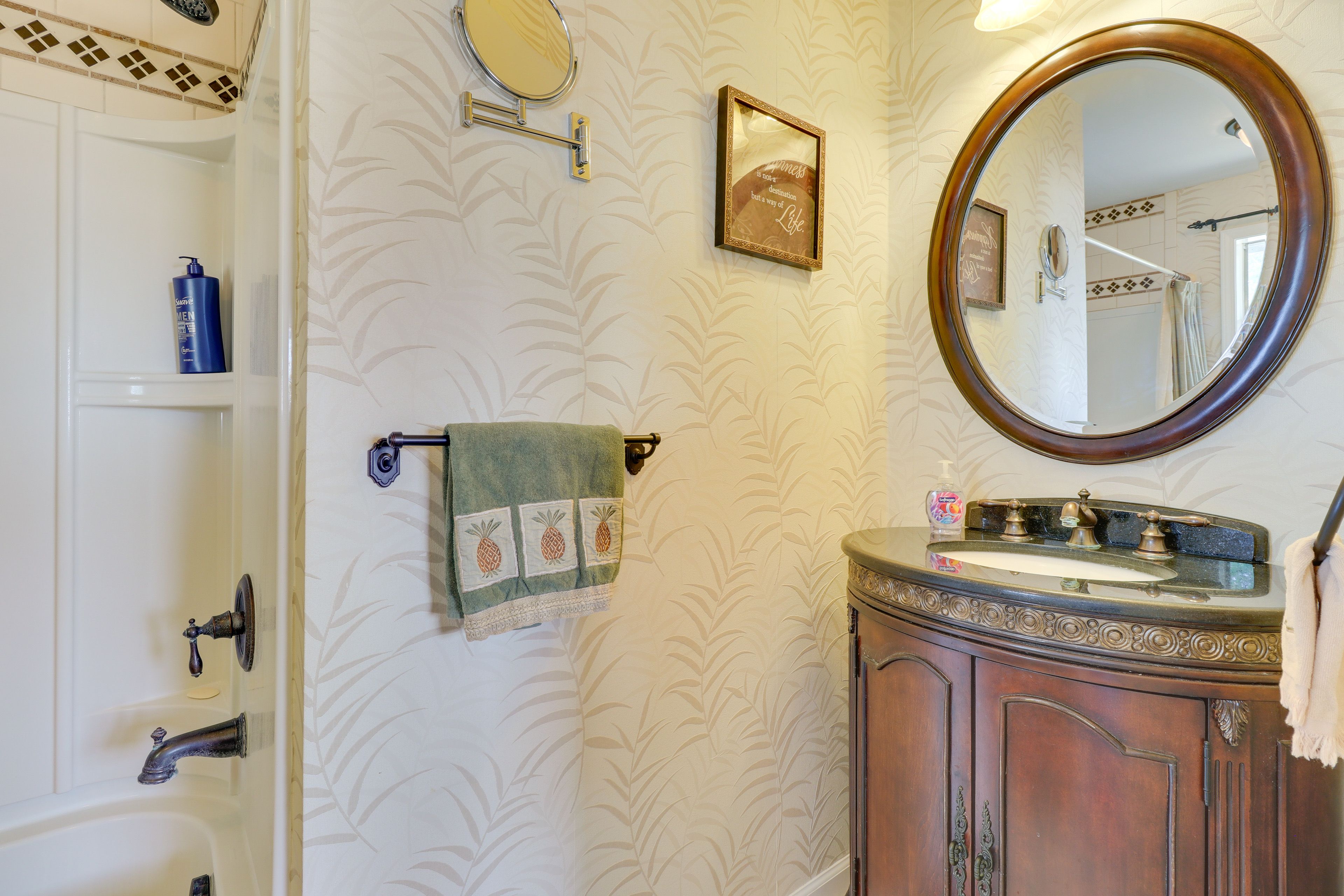 En-Suite Bathroom | Complimentary Toiletries