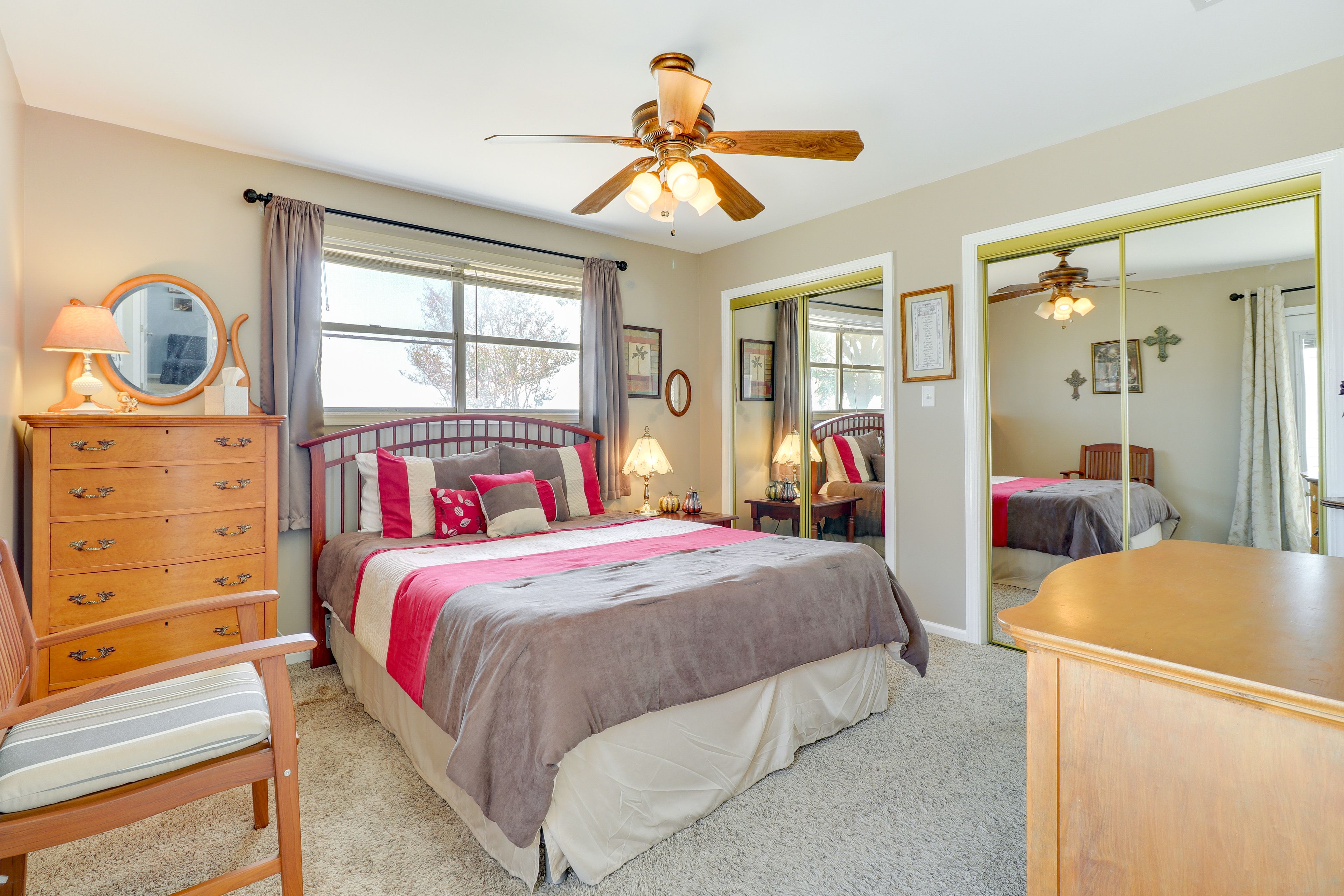 Bedroom 1 | Queen Bed | En-Suite Bathroom