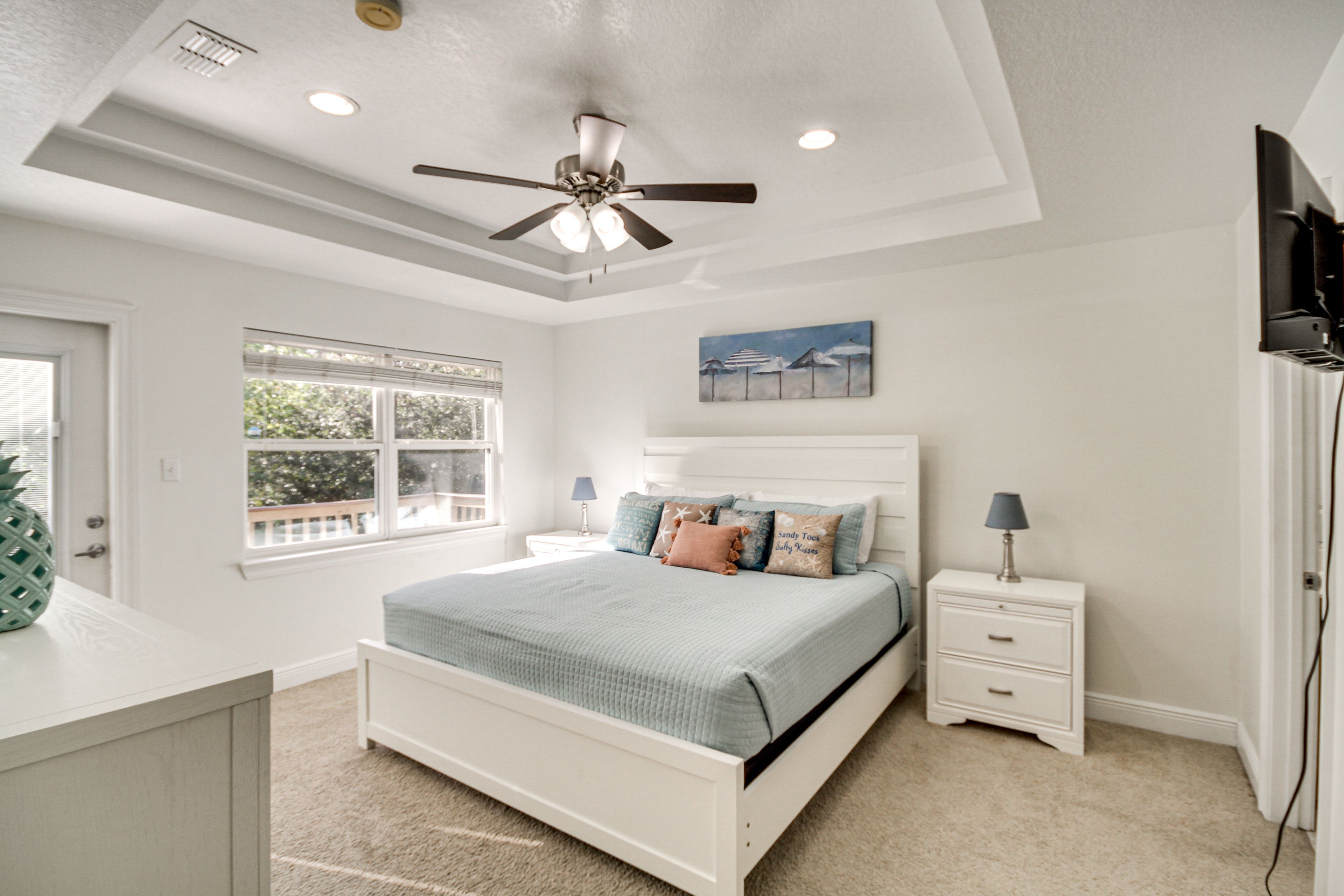 Bedroom 1 | King Bed | Smart TV | Linens Provided | 2nd Floor