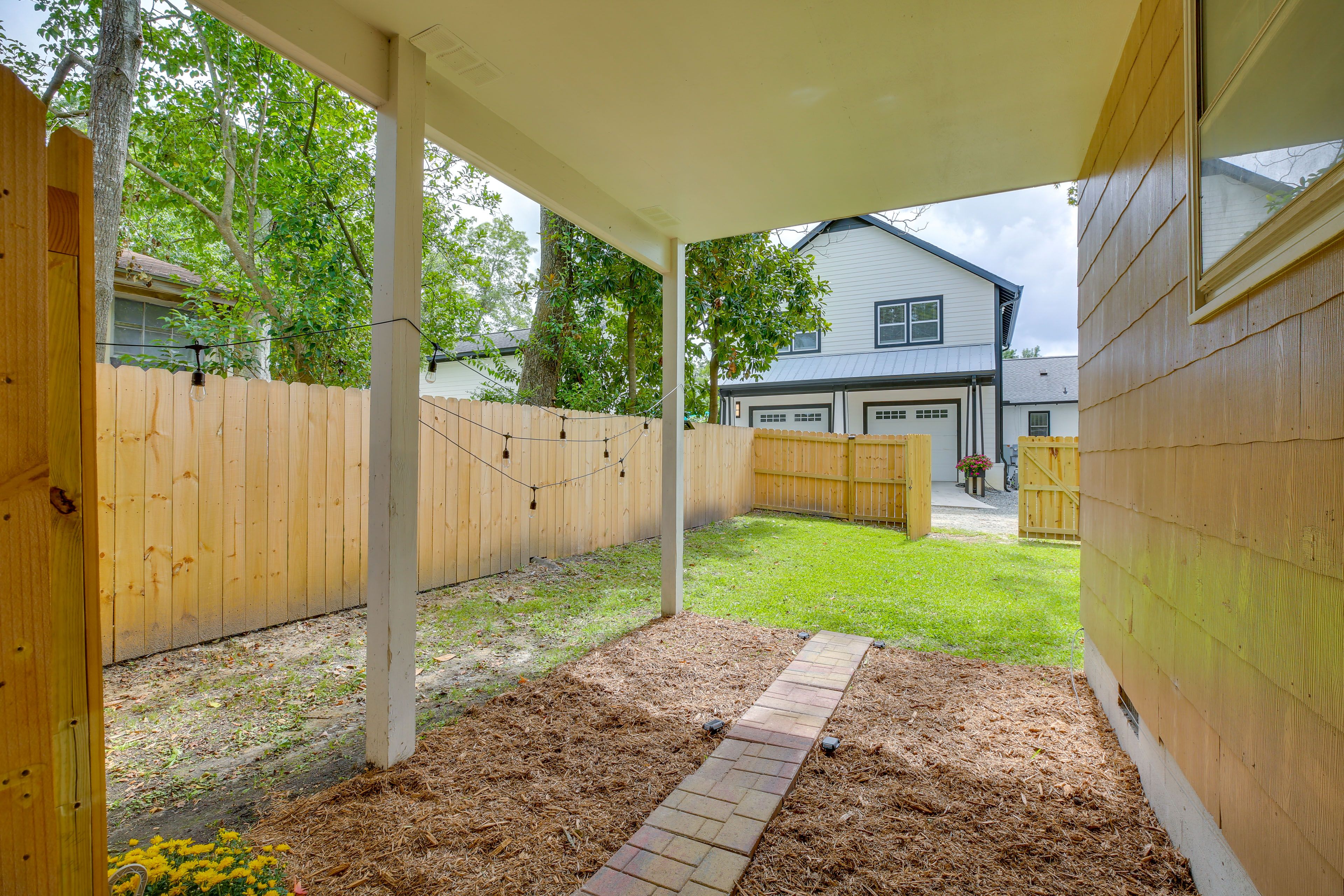 Parking | Back Lawn (1 Vehicle)