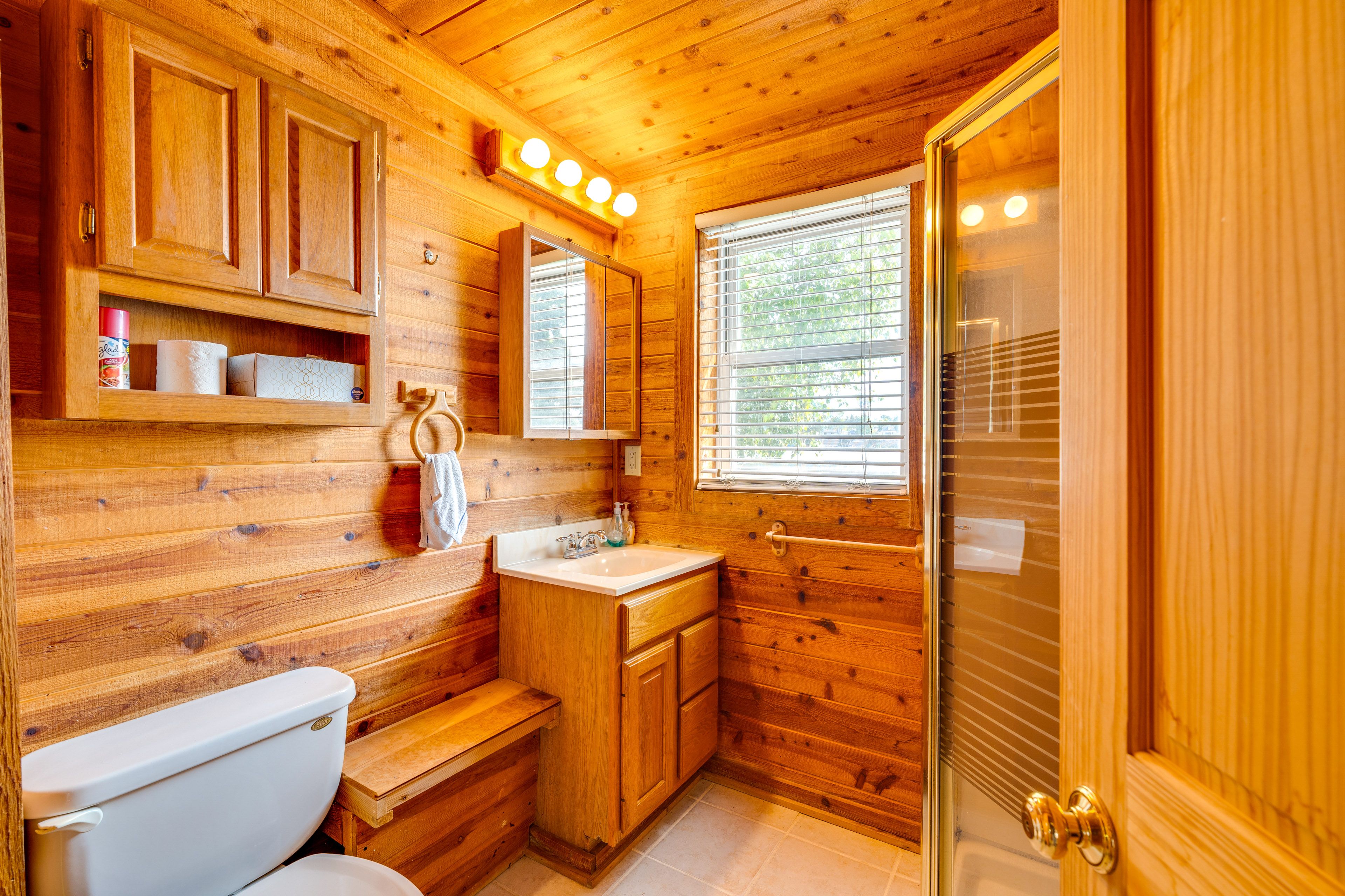 Full Bathroom | Walk-In Shower | Complimentary Toiletries | Towels Provided
