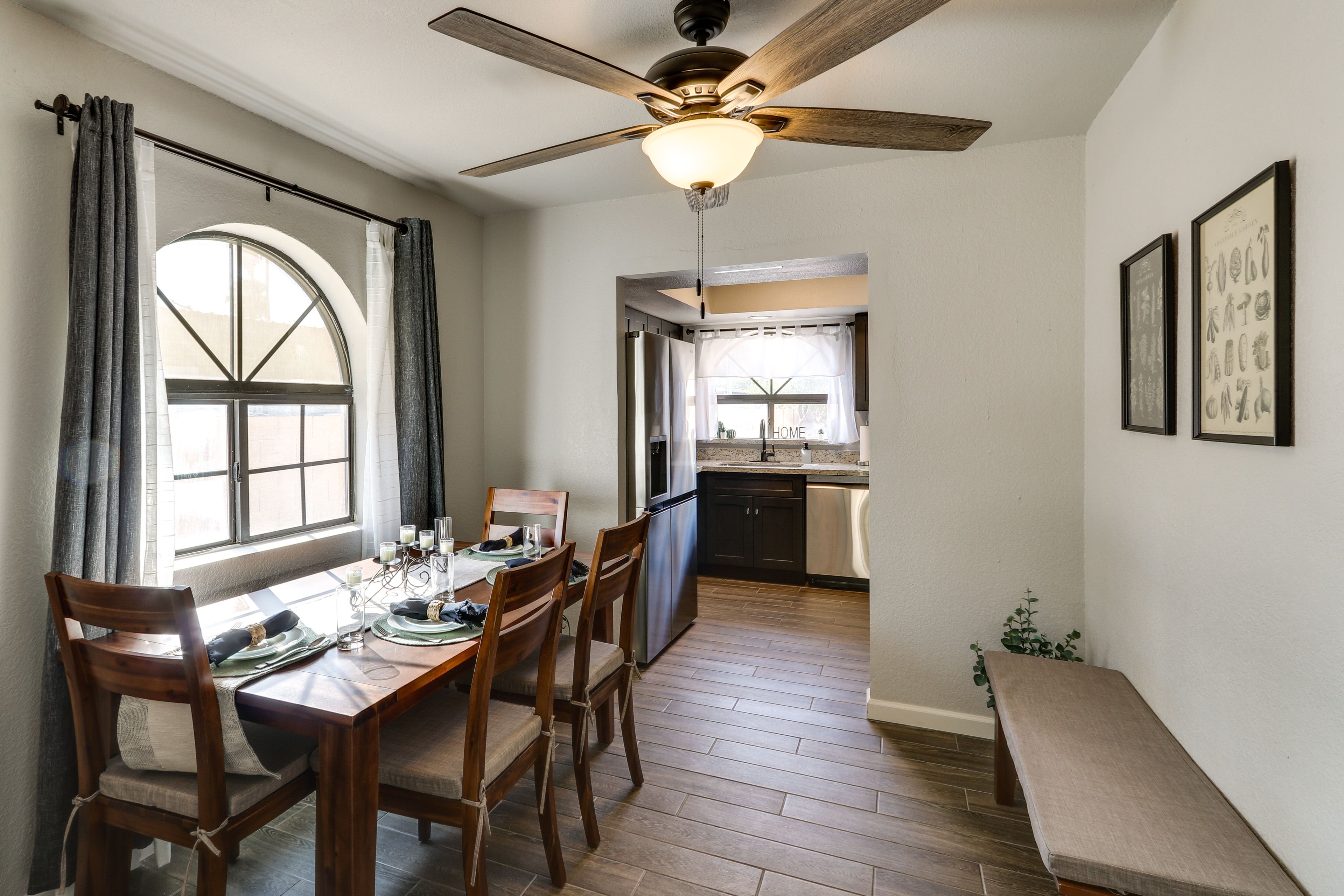 Dining Area | Dishware & Flatware Provided