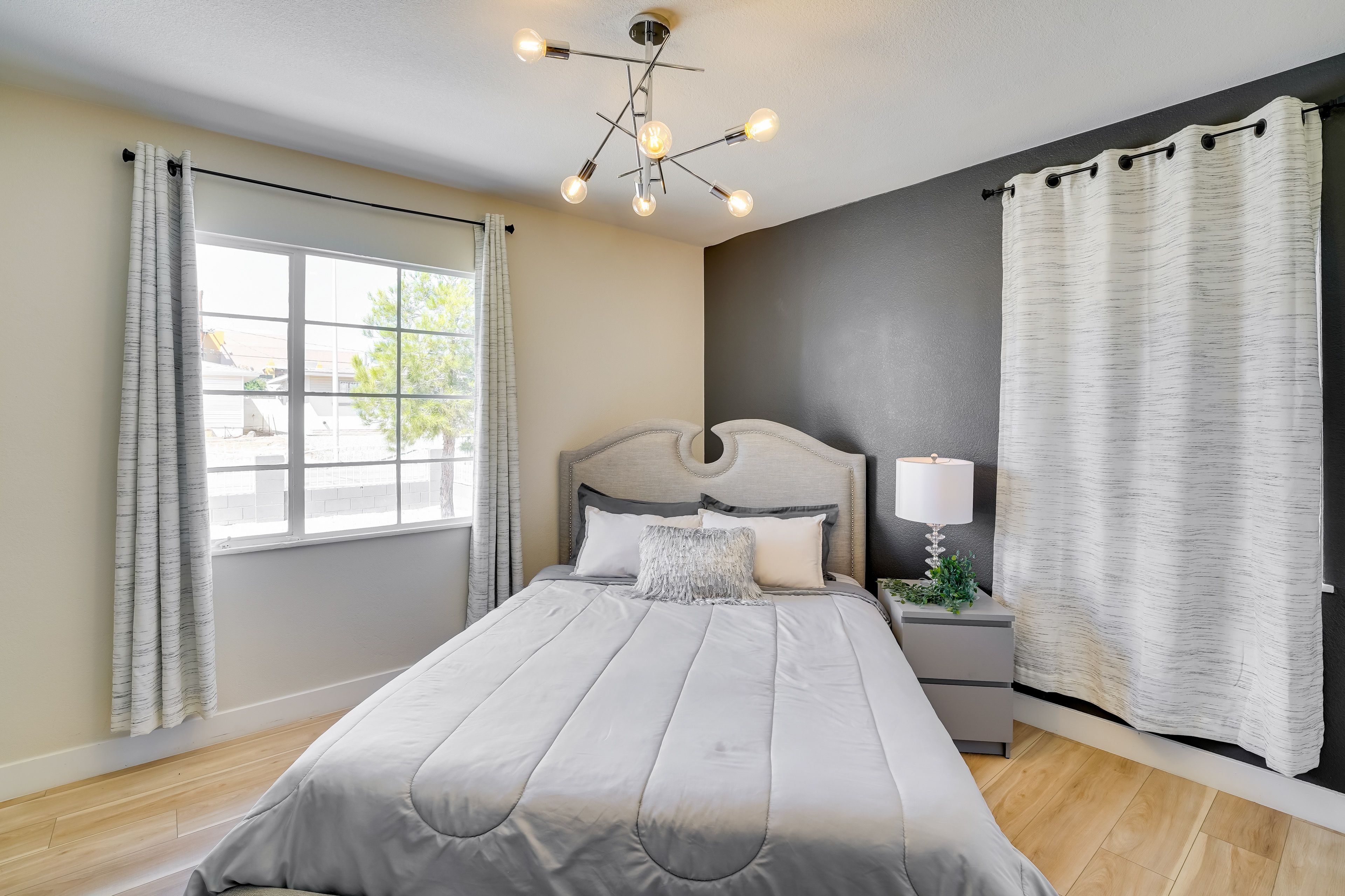 Bedroom 1 | Queen Bed | En-Suite Bathroom