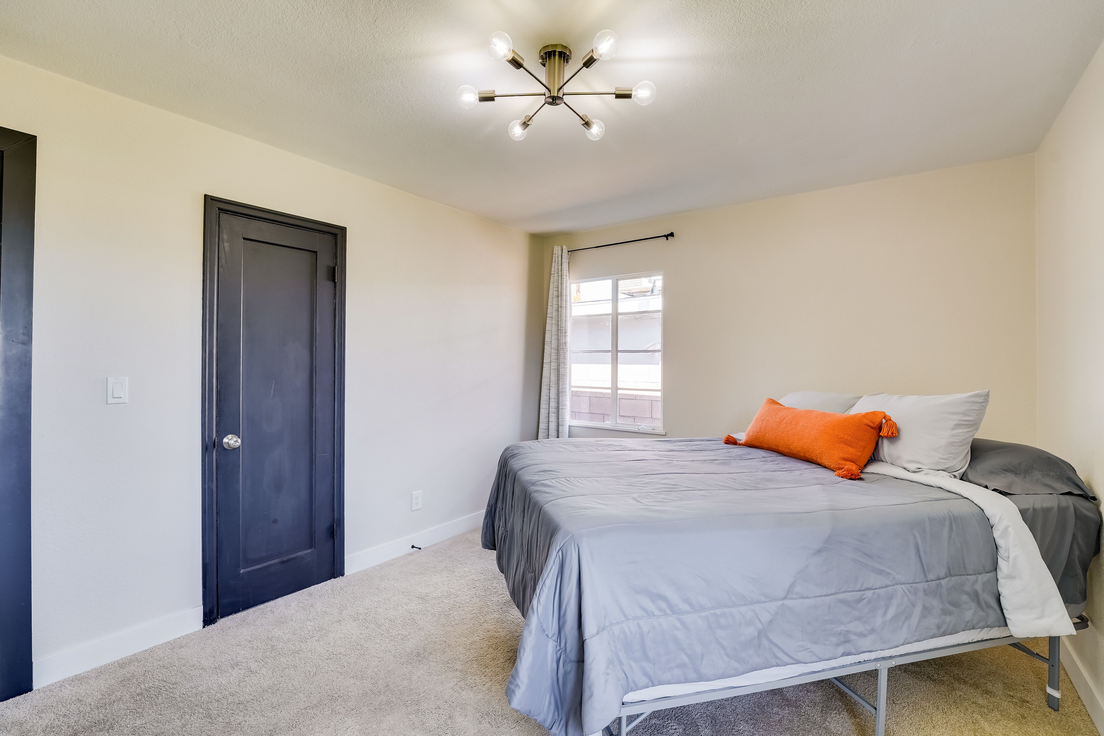 Bedroom 2 | Queen Bed