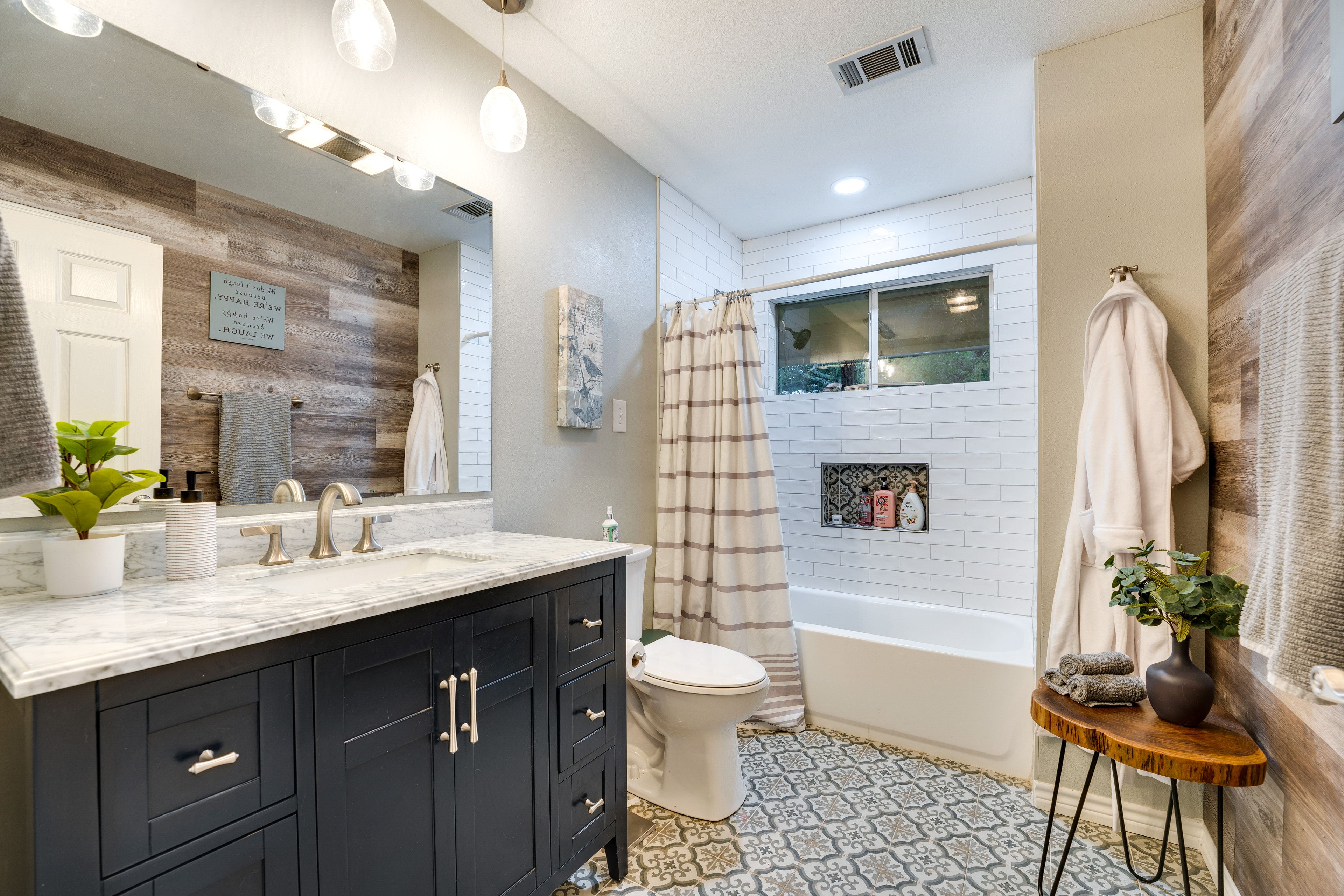 Full Bathroom
