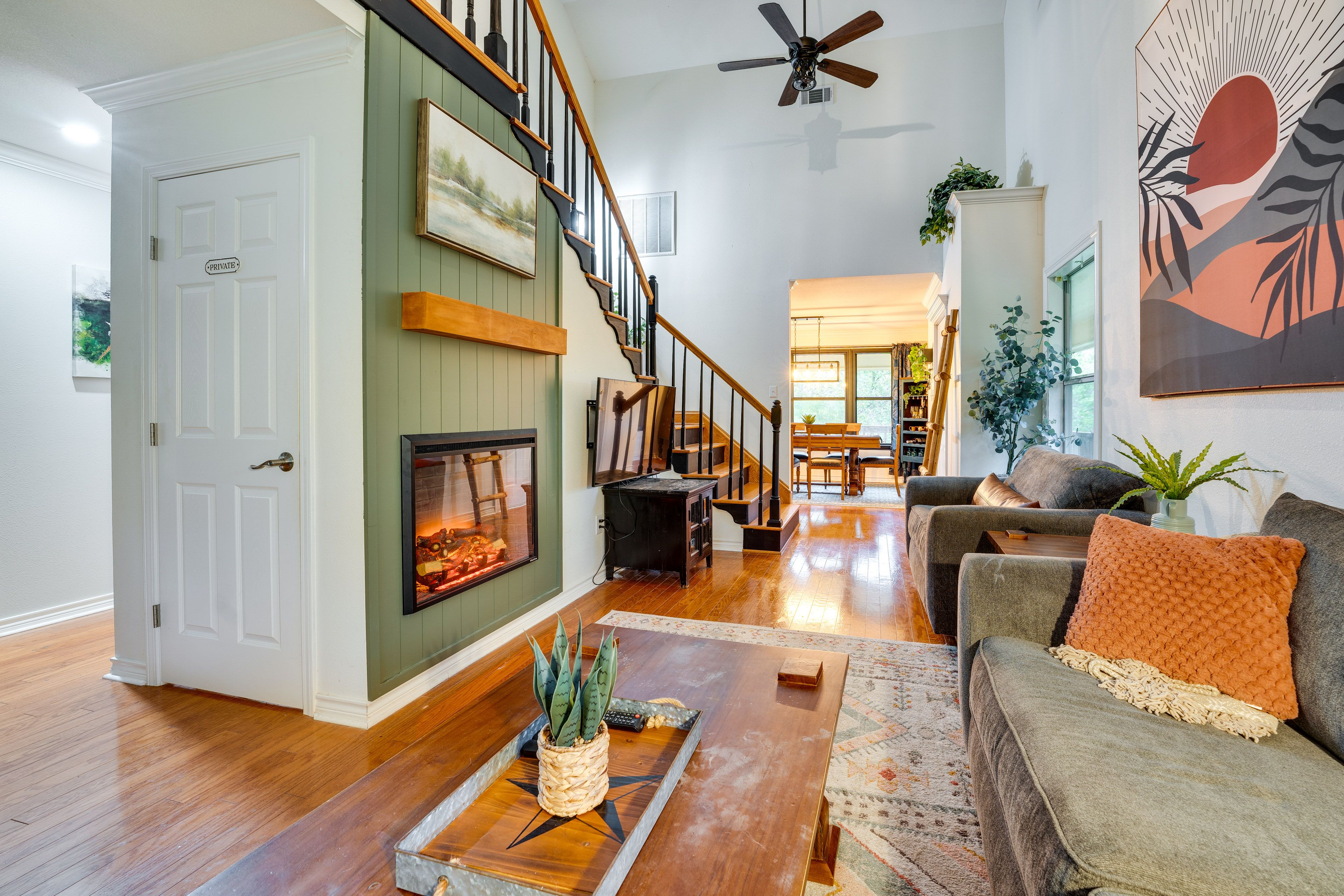 Living Room | Free WiFi | Smart TV w/ Cable | Queen Sleeper Sofa