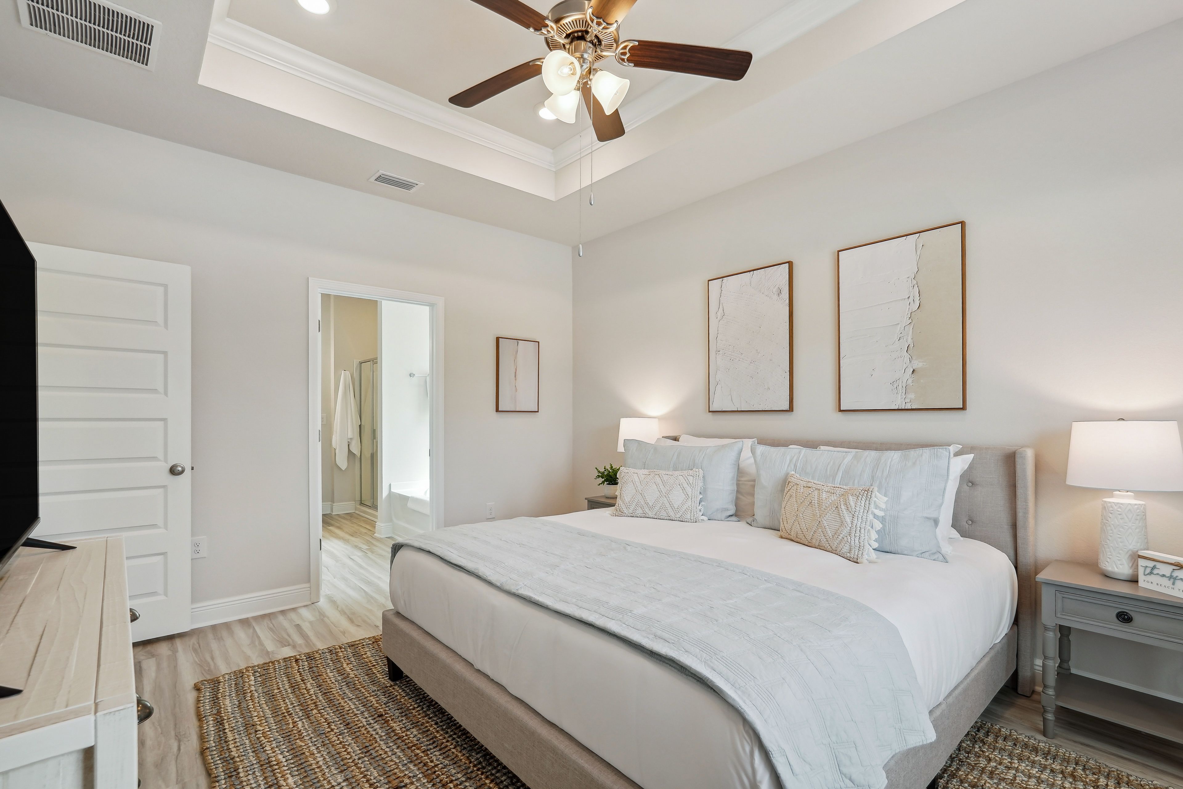 Bedroom Suite | King Bed | Linens Provided