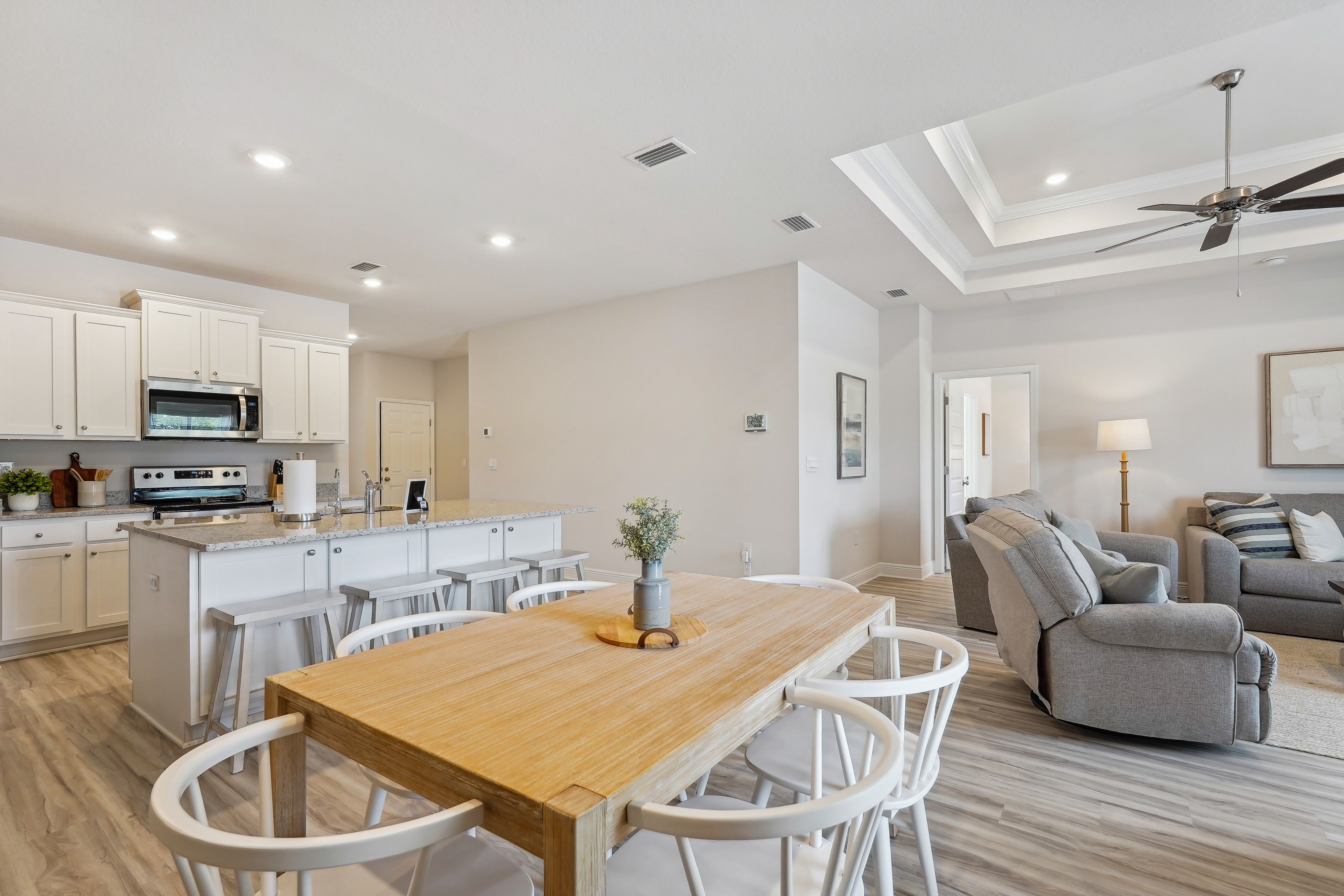 Dining Area | Dishware & Flatware Provided