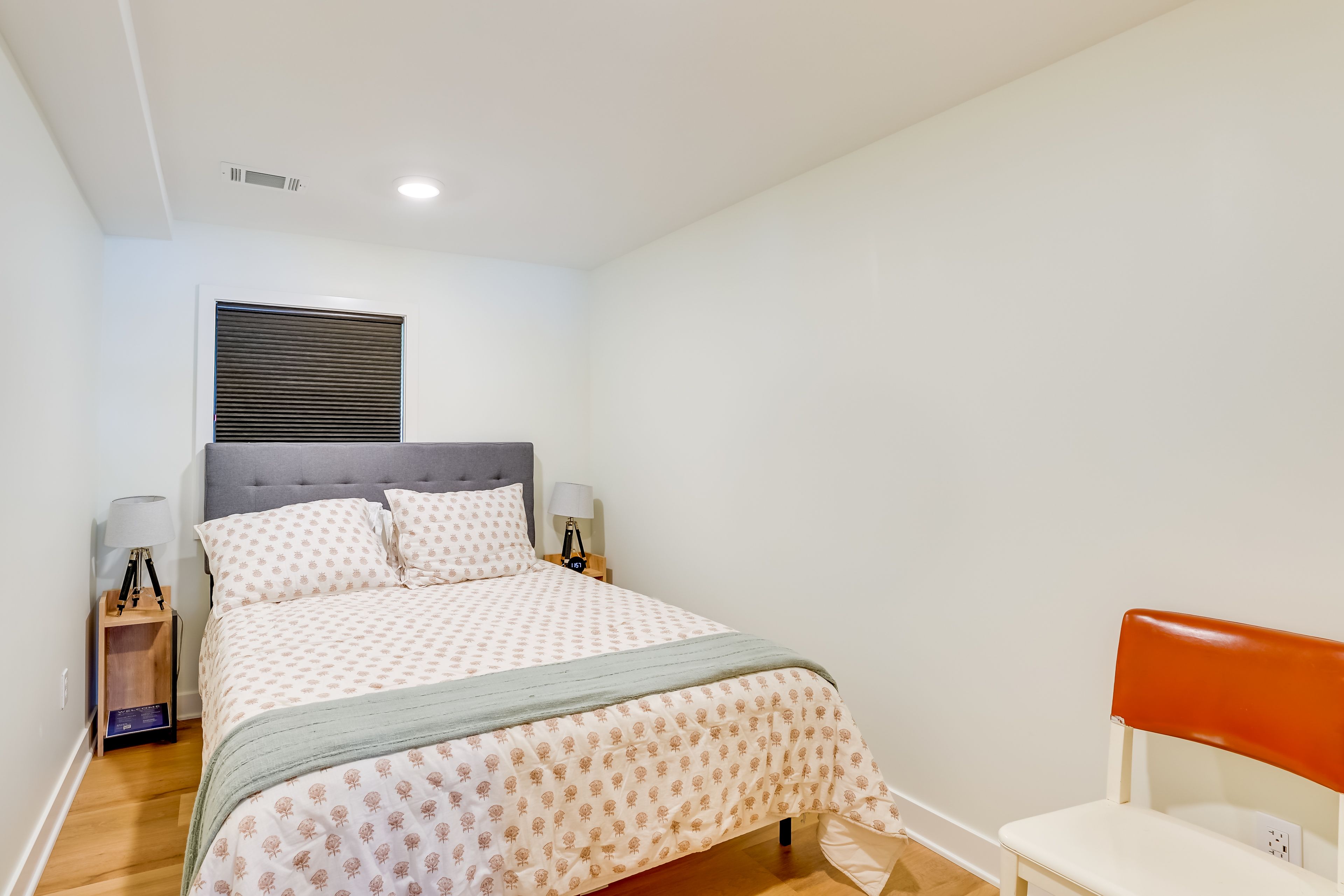 Bedroom 2 | Queen Bed