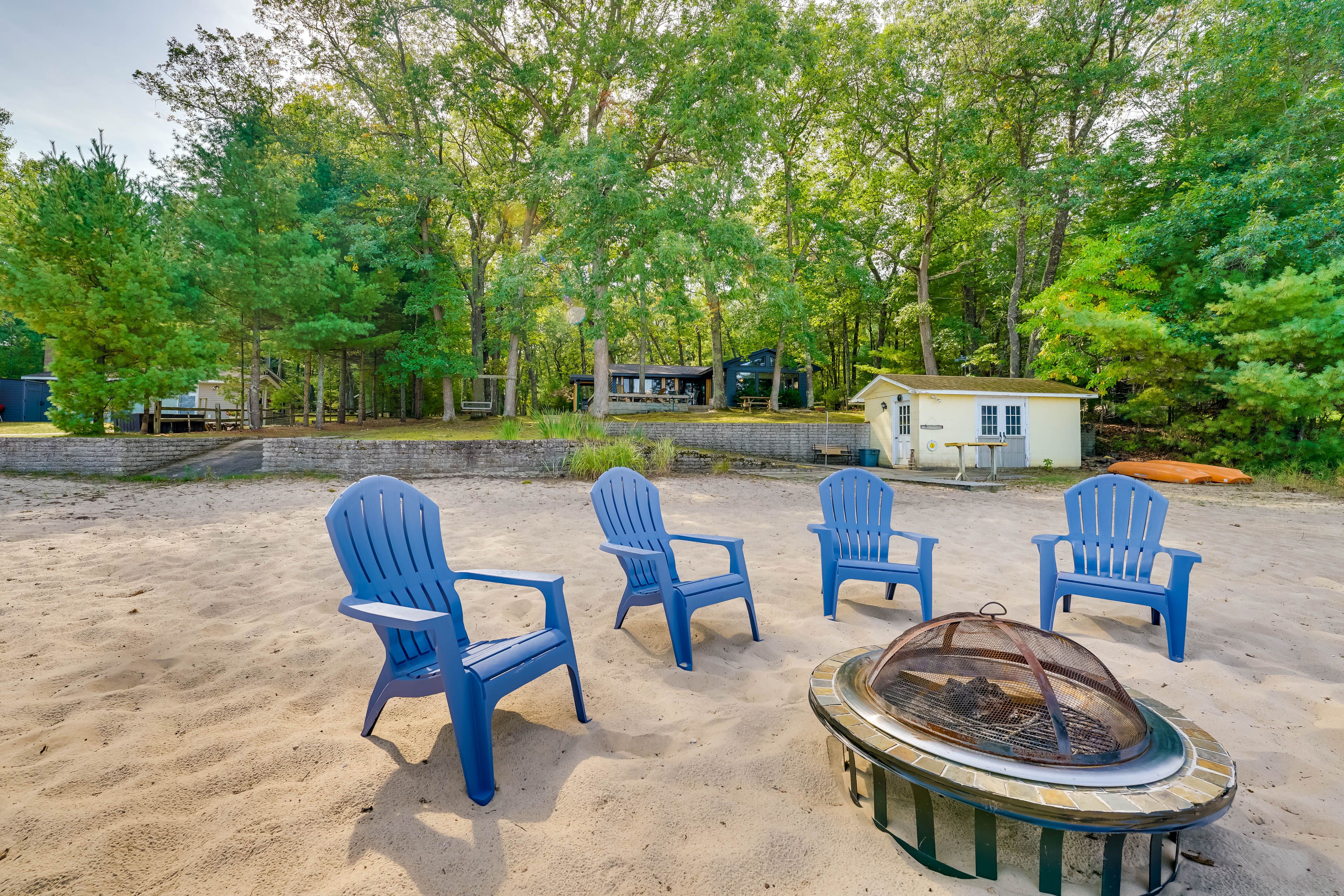 Lakefront | Private Beach | Fire Pit