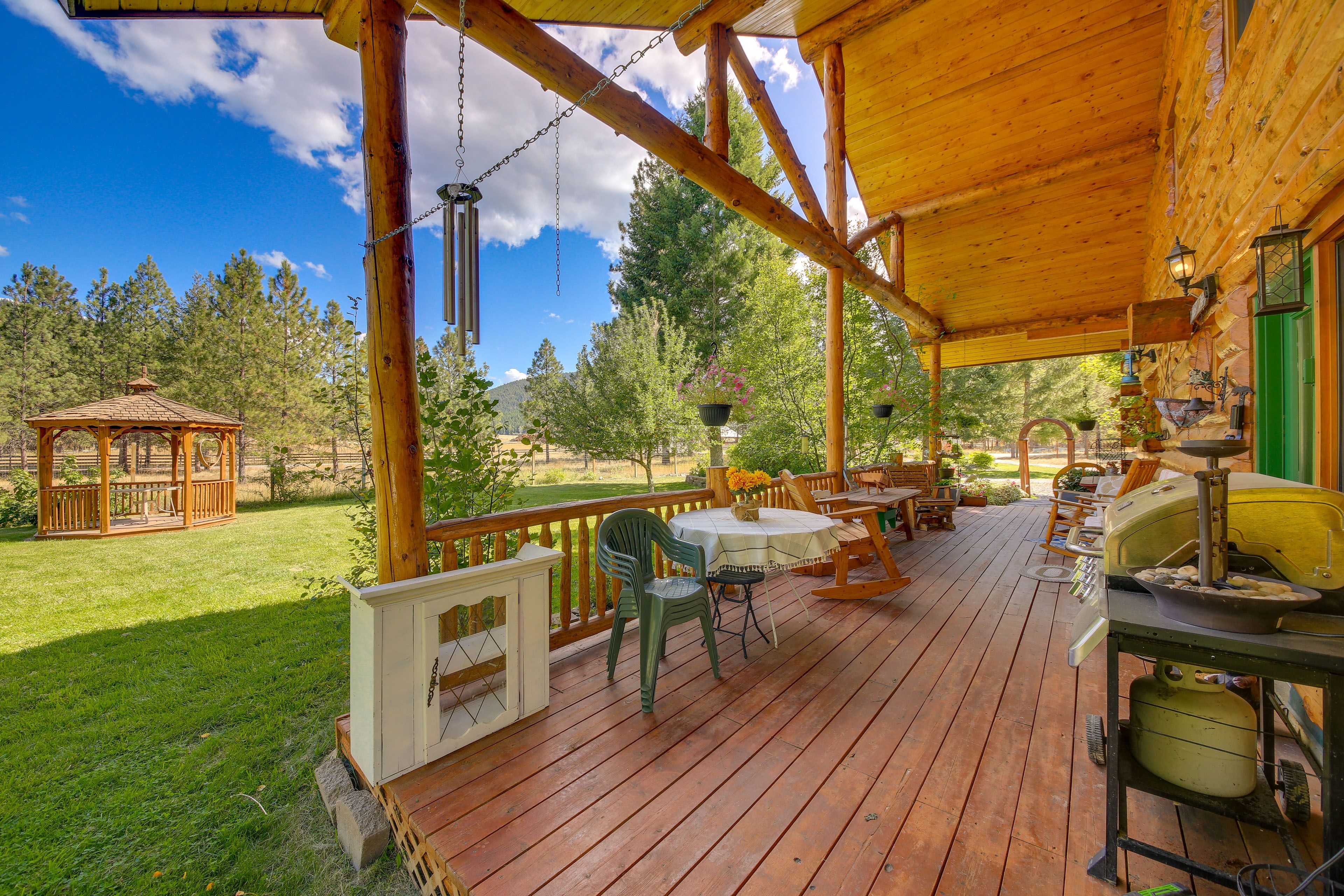 Seating & Dining | Gas Grill
