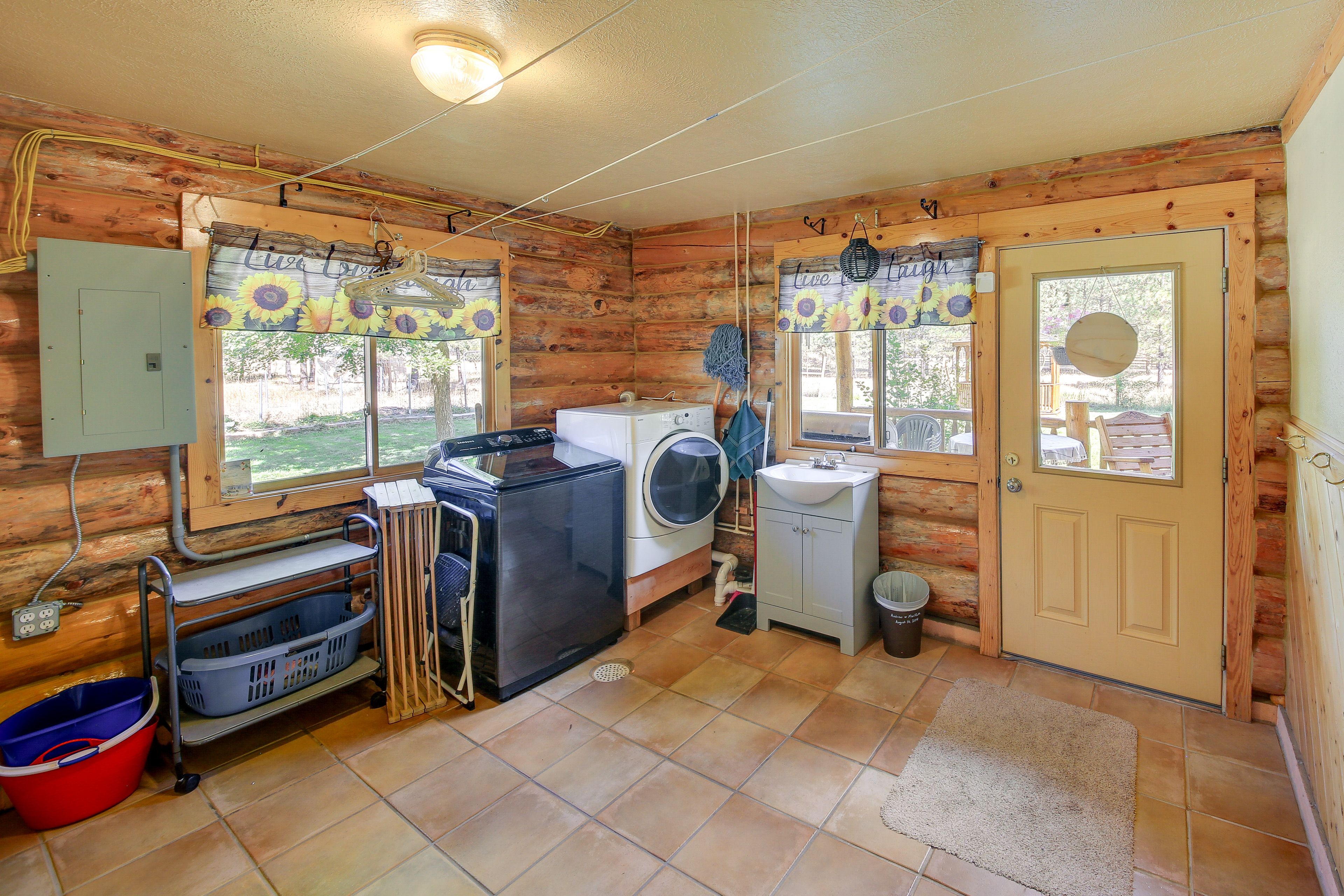 Washer & Dryer | Detergent Provided
