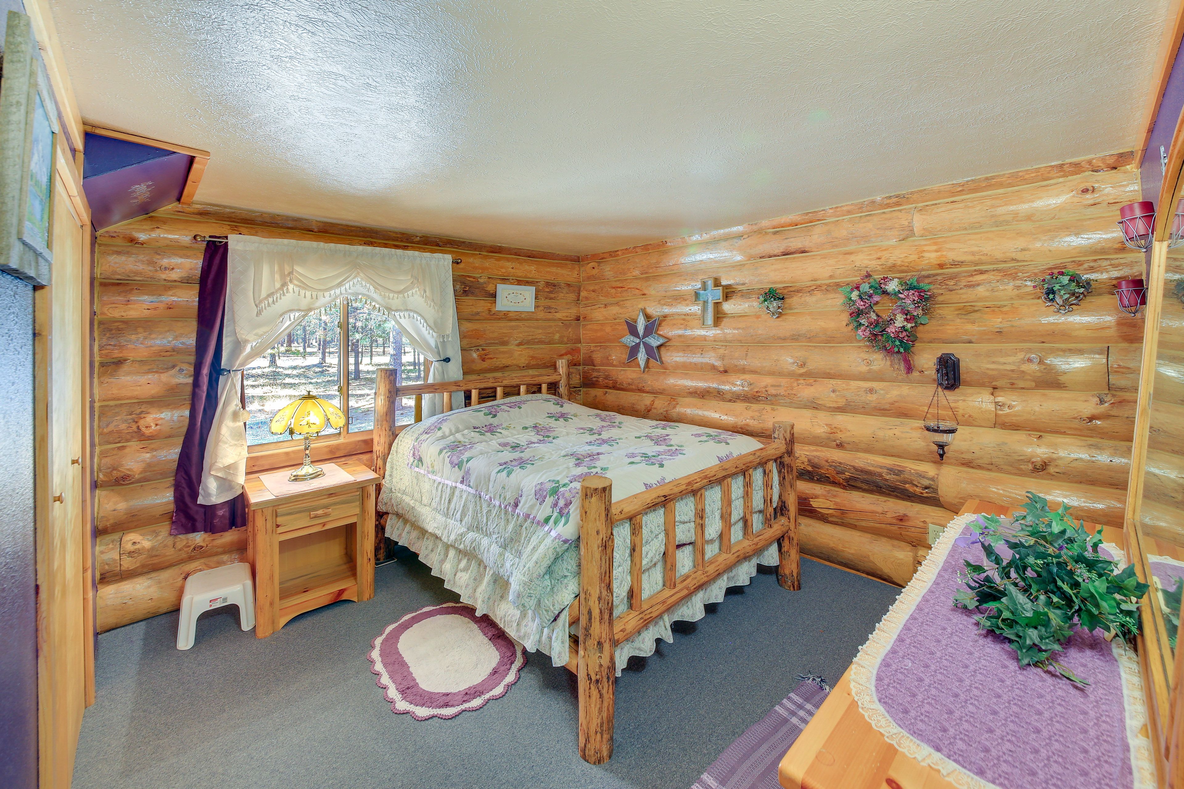 Bedroom 1 | Queen Bed | Linens Provided