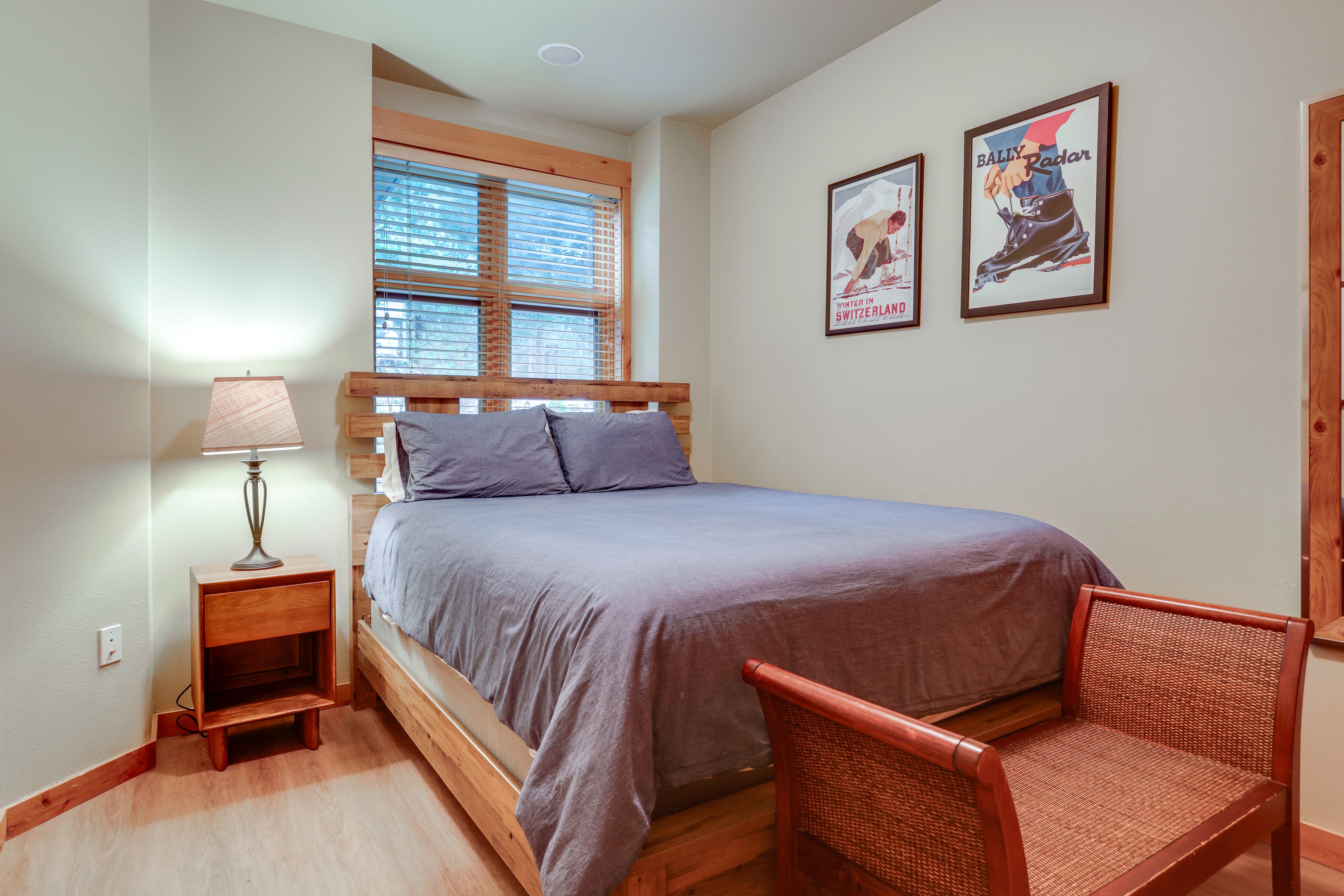 Bedroom 2 | Queen Bed