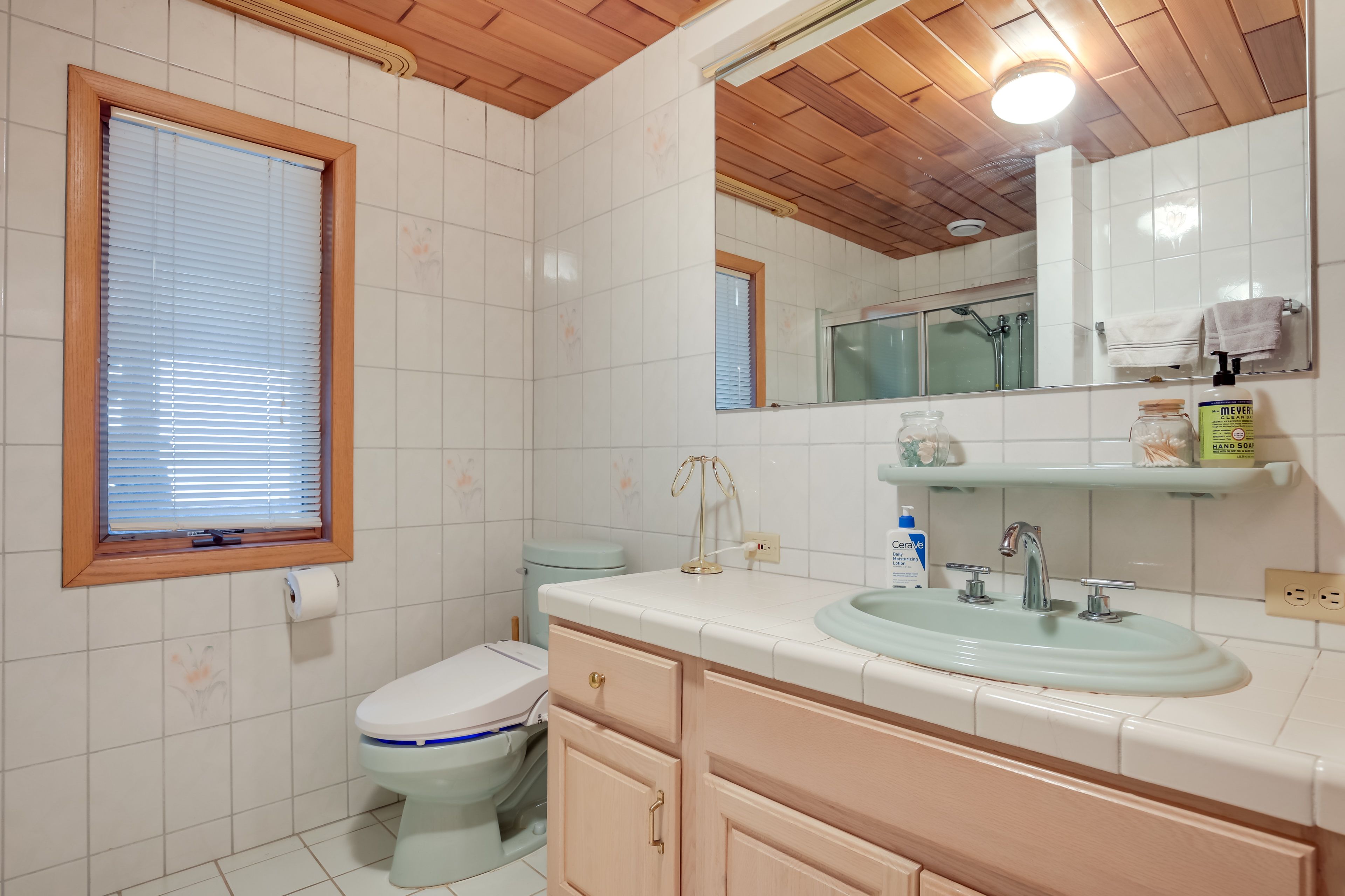 Full Bathroom | Lower Level