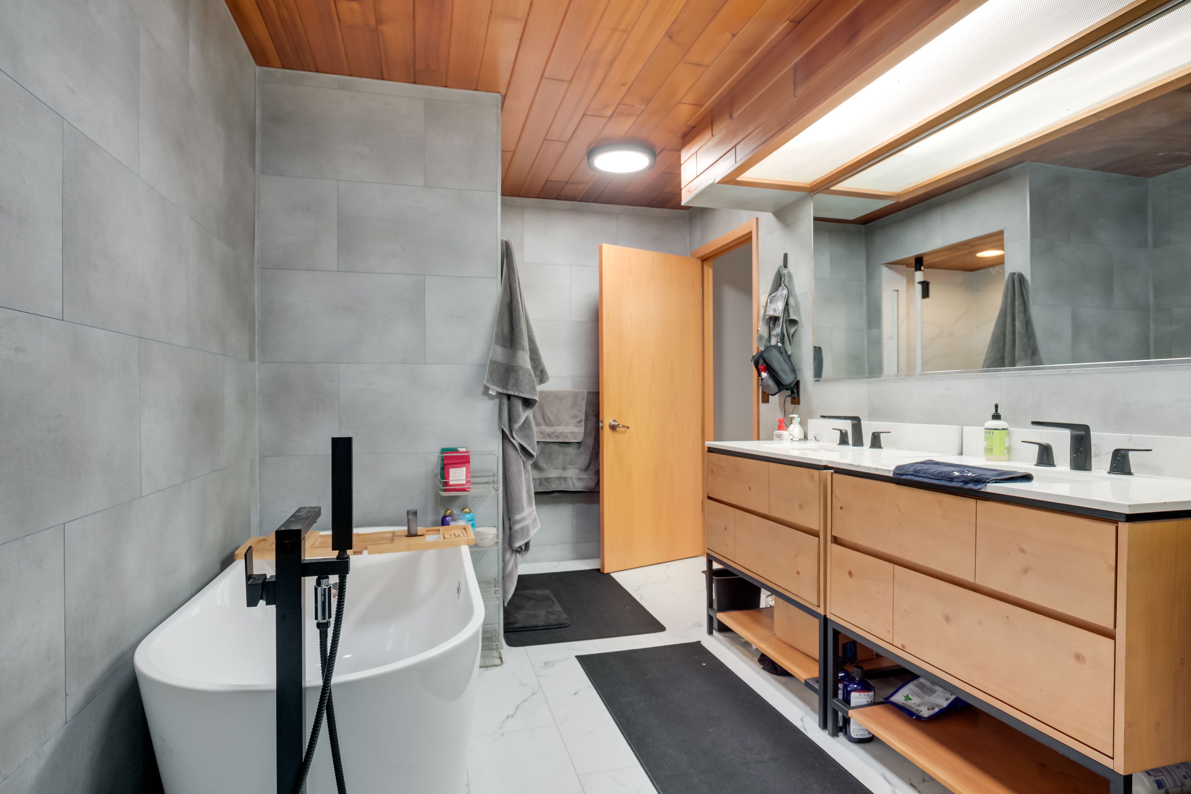 En-Suite Bathroom | Hair Dryer | Towels Provided