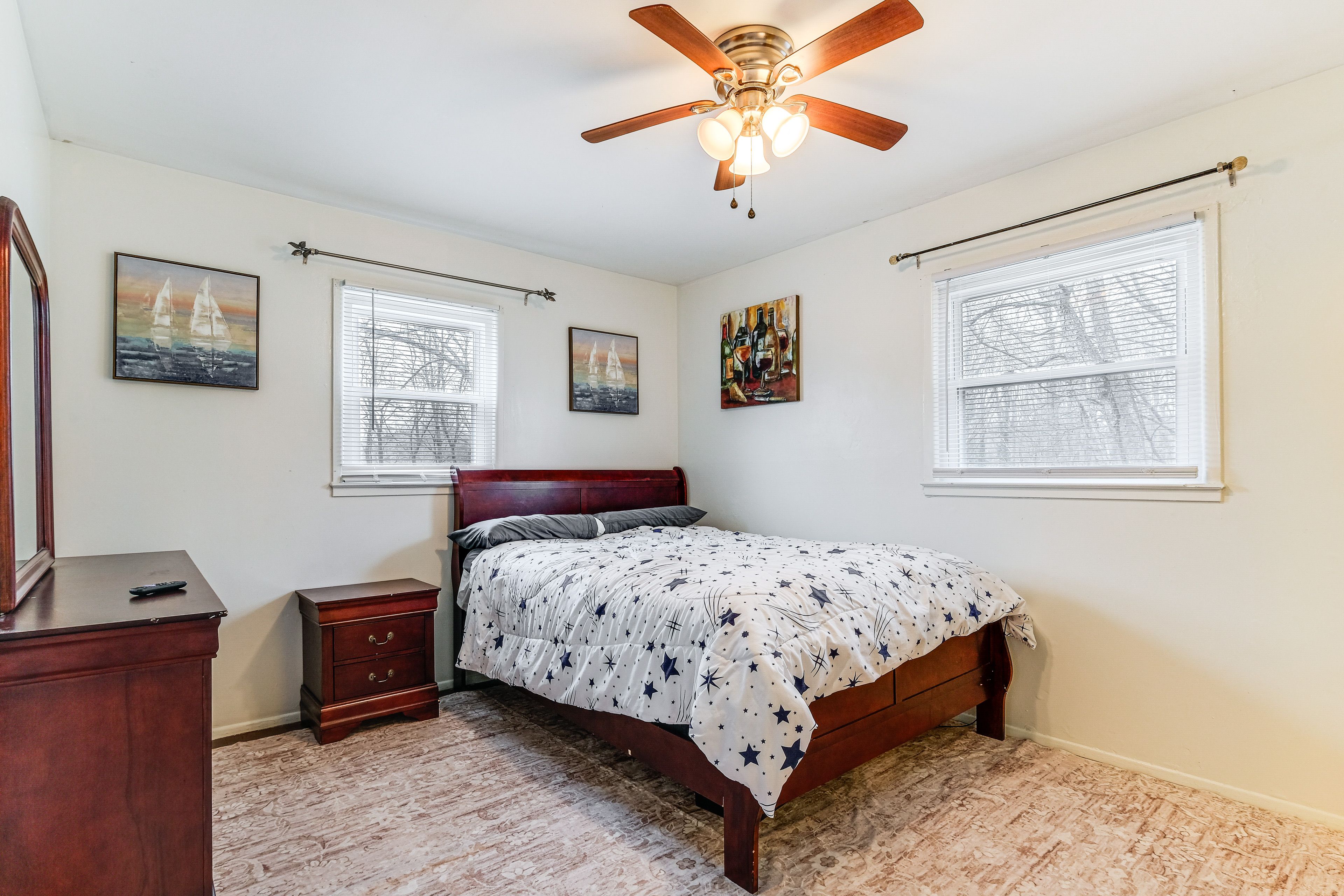 Bedroom 1 | Queen Bed