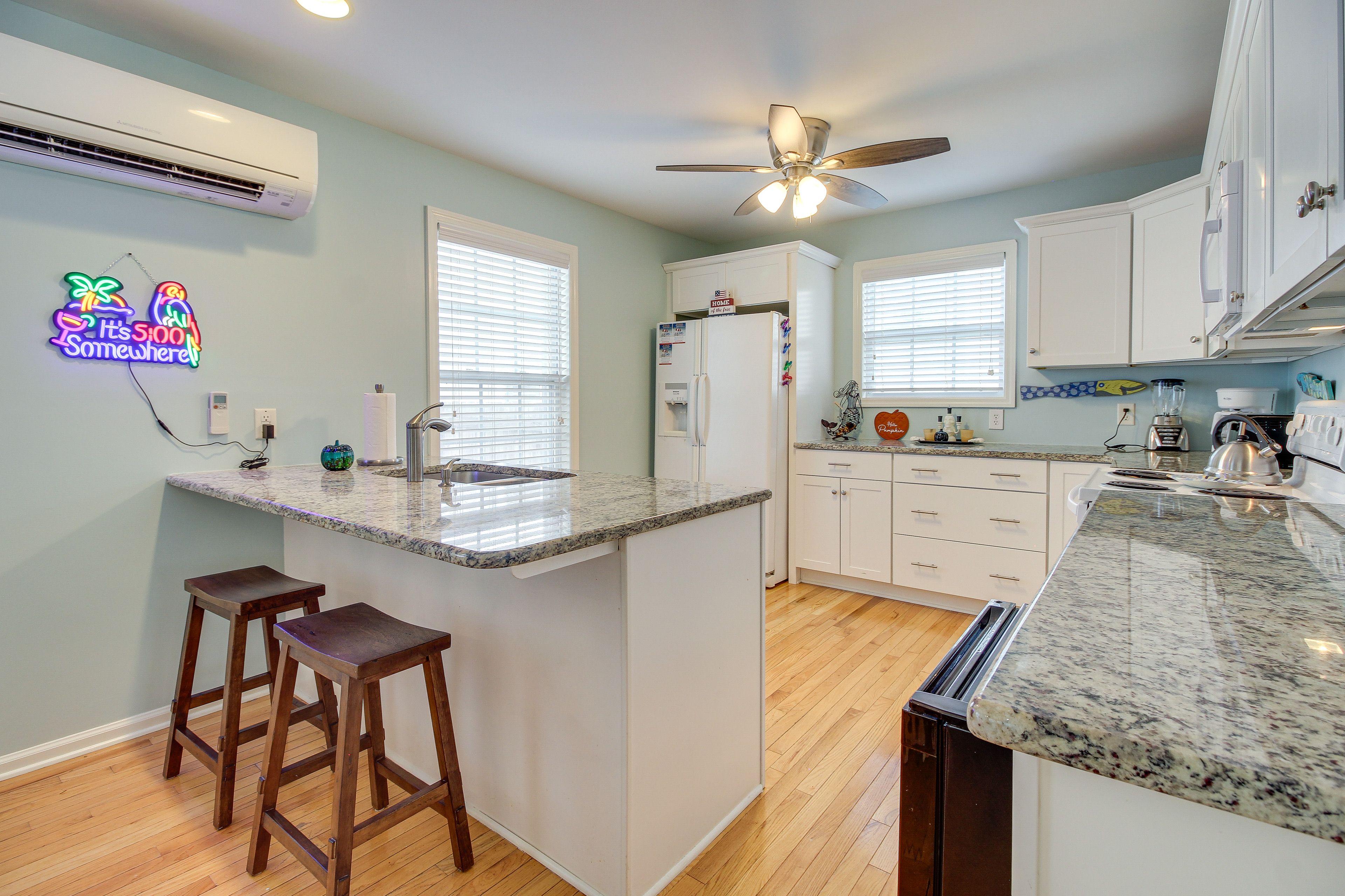 Kitchen | Cooking Basics | Coffee Maker | Paper Towels/Trash Bags Provided