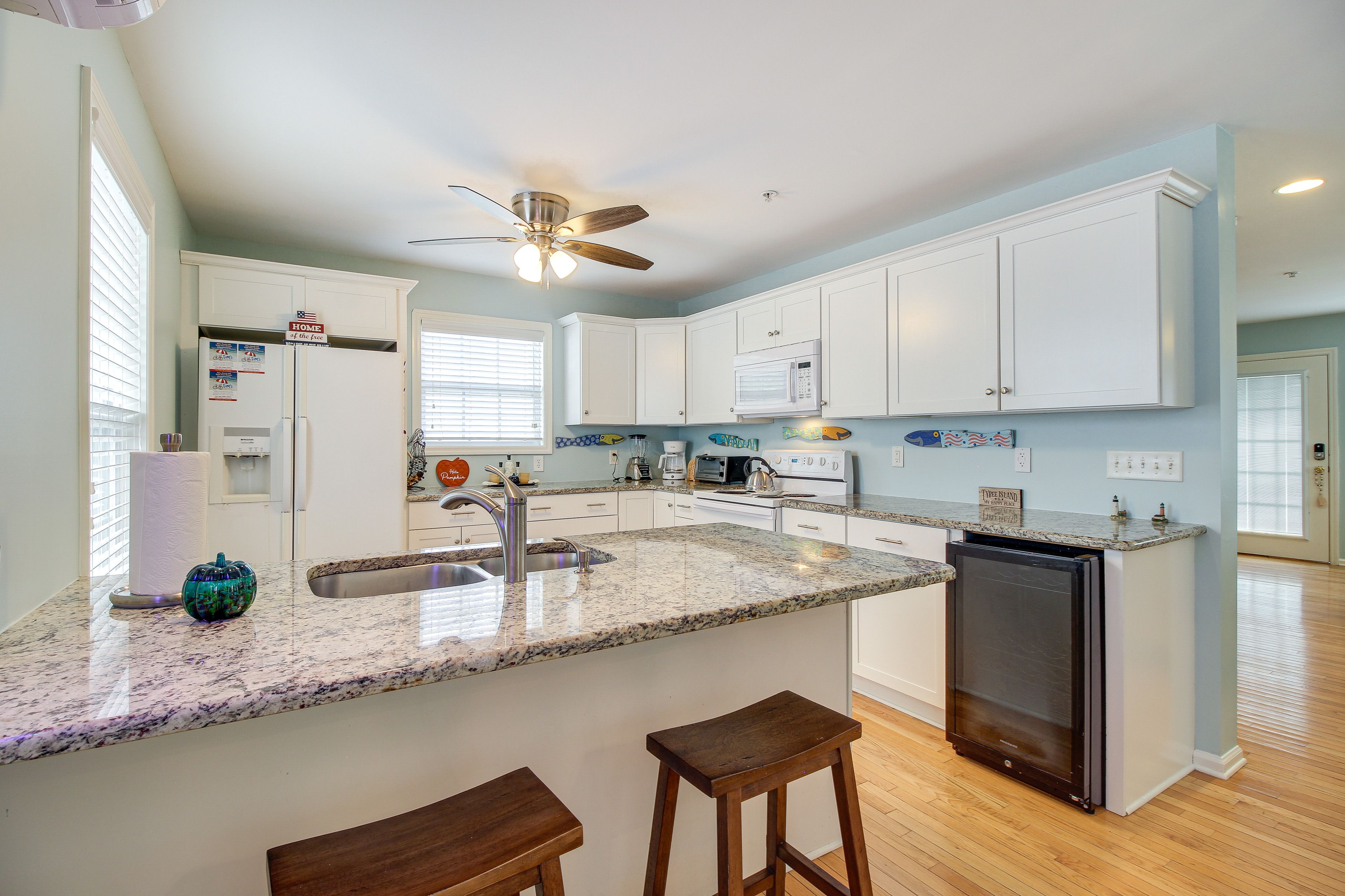 Kitchen | Blender | Crockpot | High Chair