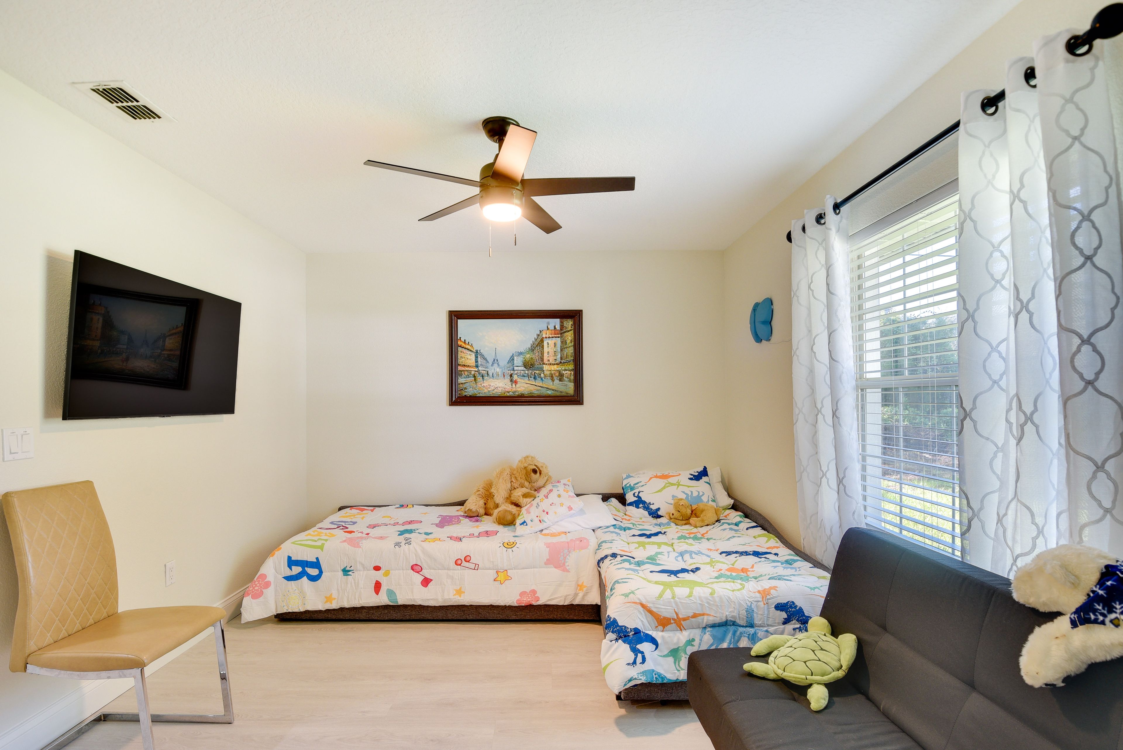 Bedroom 3 | 2 Twin Beds w/ Twin Trundle | Twin Futon