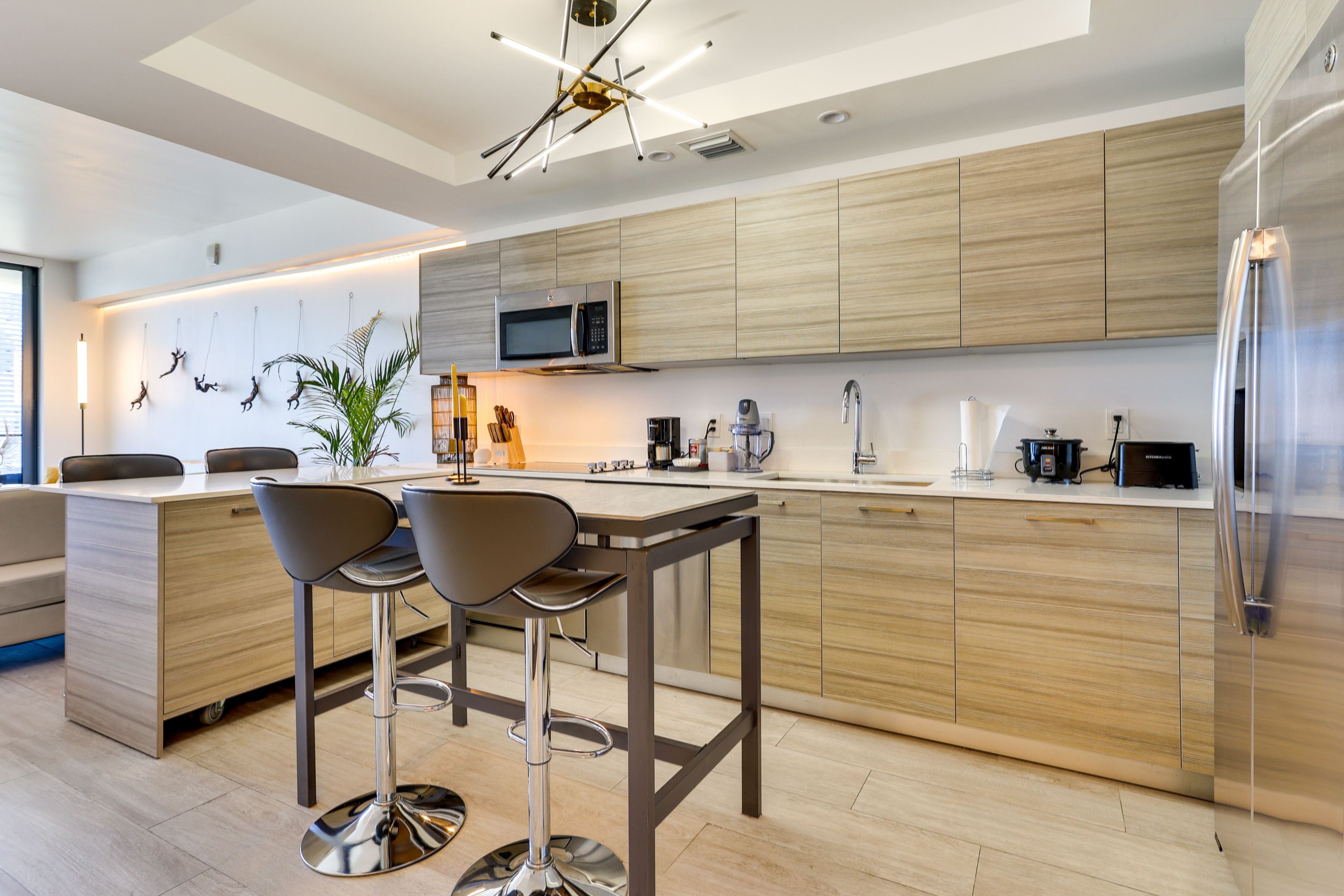 Kitchen | Equipped w/ Cooking Essentials