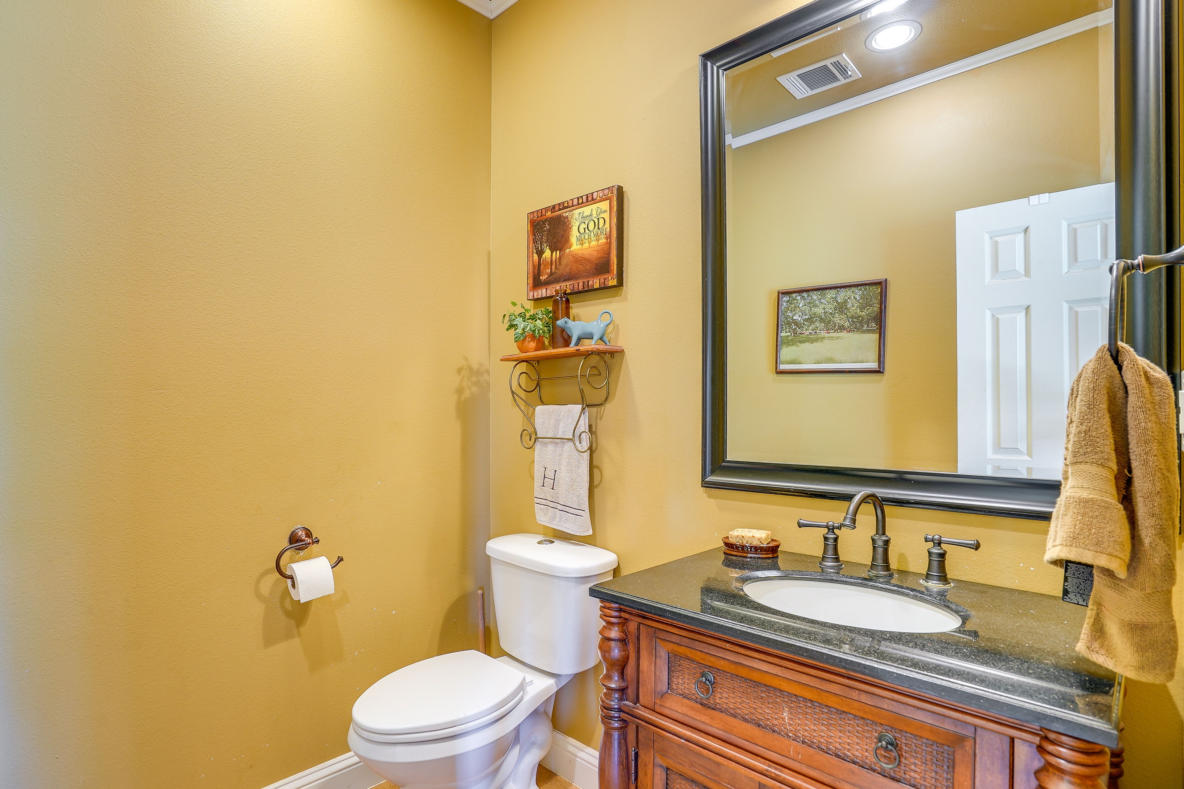 Half Bathroom | 1st Floor