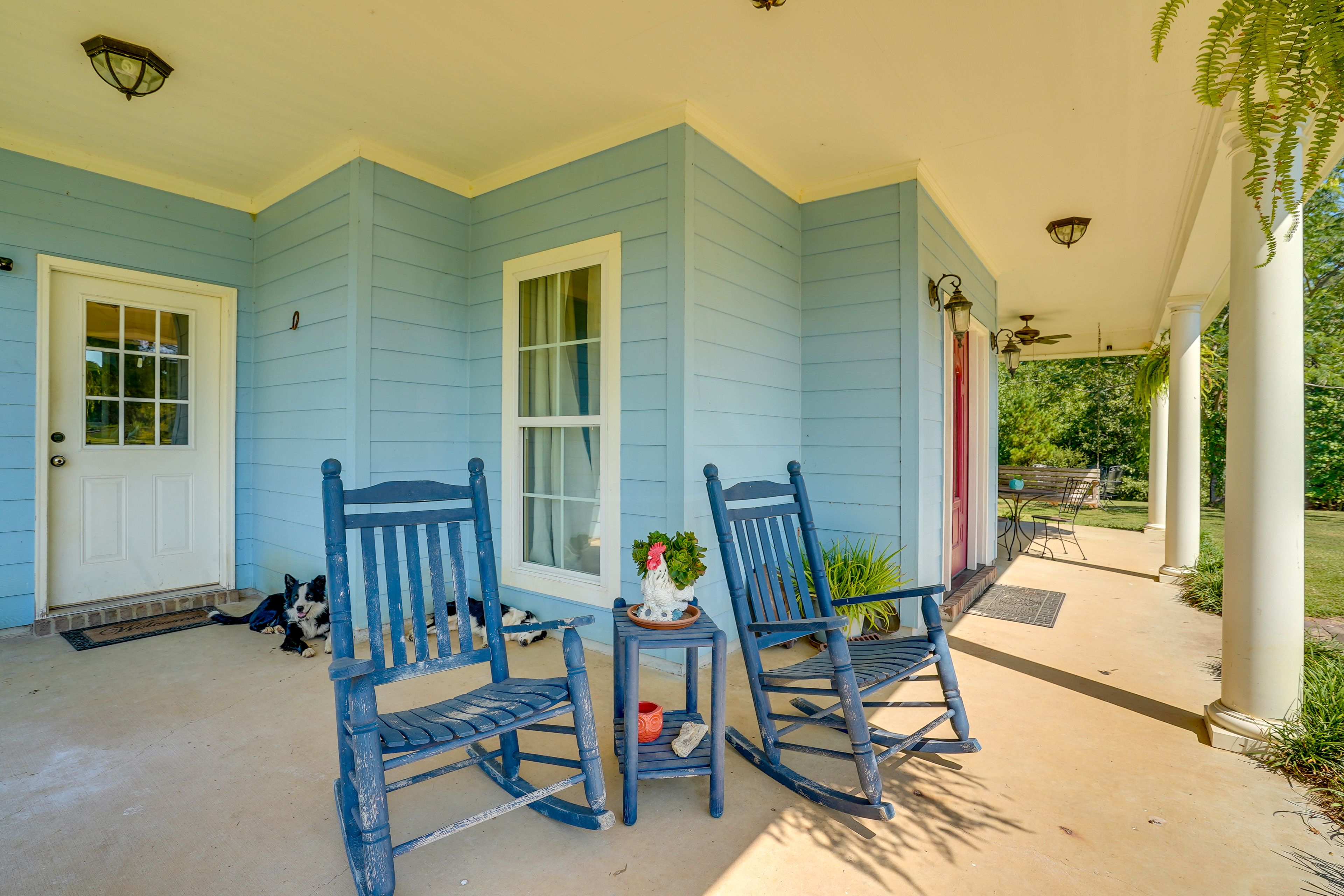 House Exterior | Furnished Porch