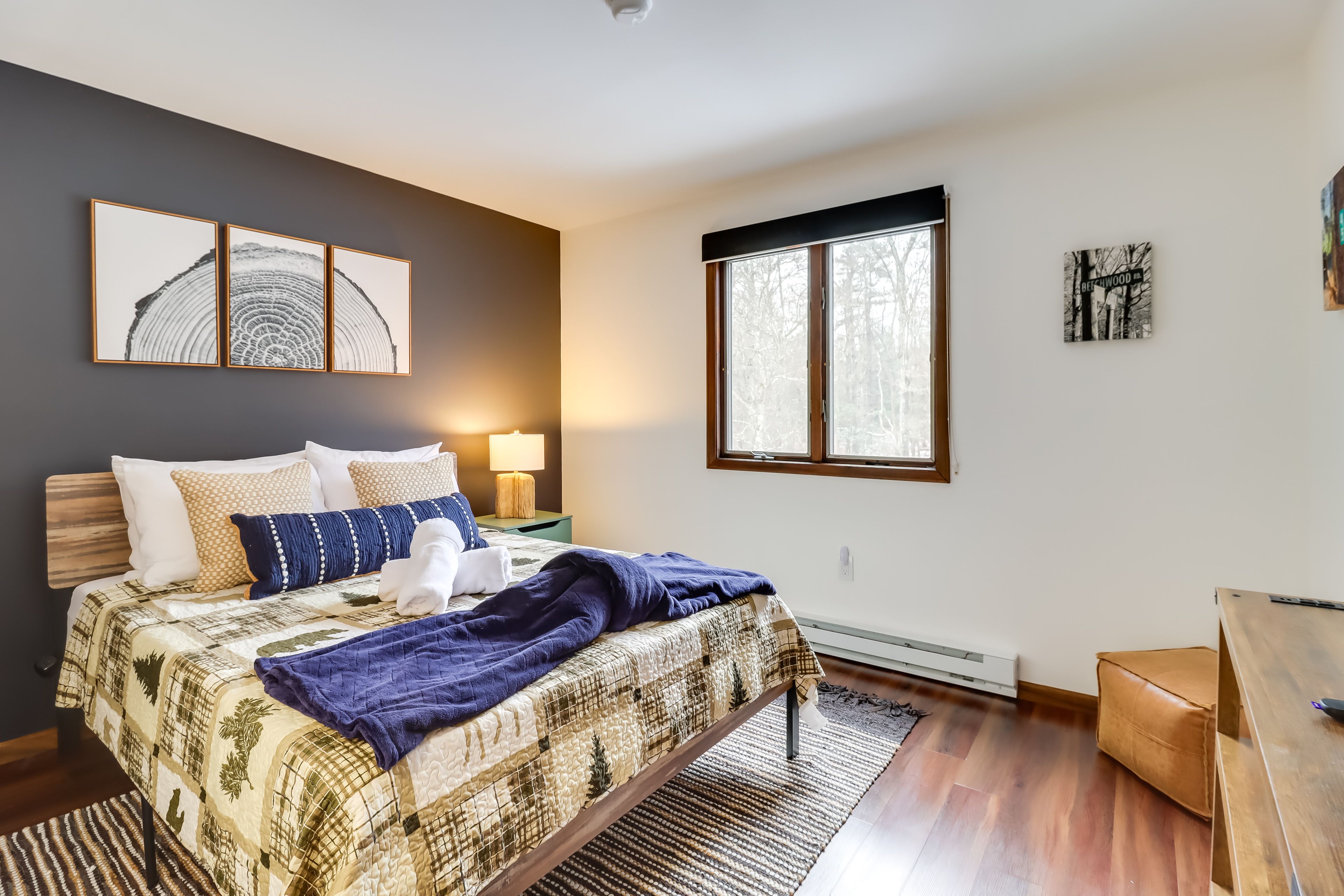 Bedroom 2 | 2nd Floor | Queen Bed | Smart TV