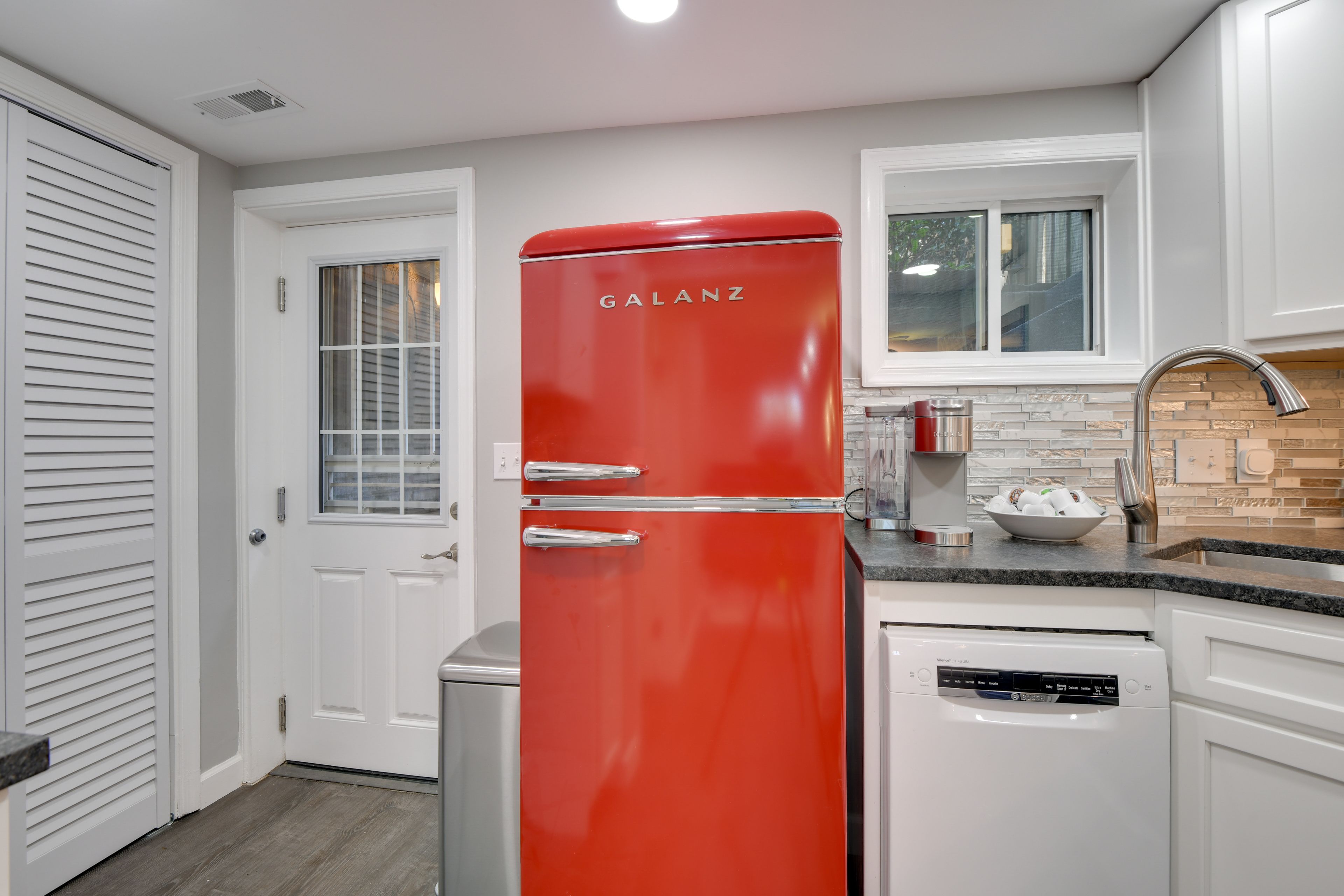 Kitchen | Cooking Basics | Coffee Maker | Paper Towels/Trash Bags Provided