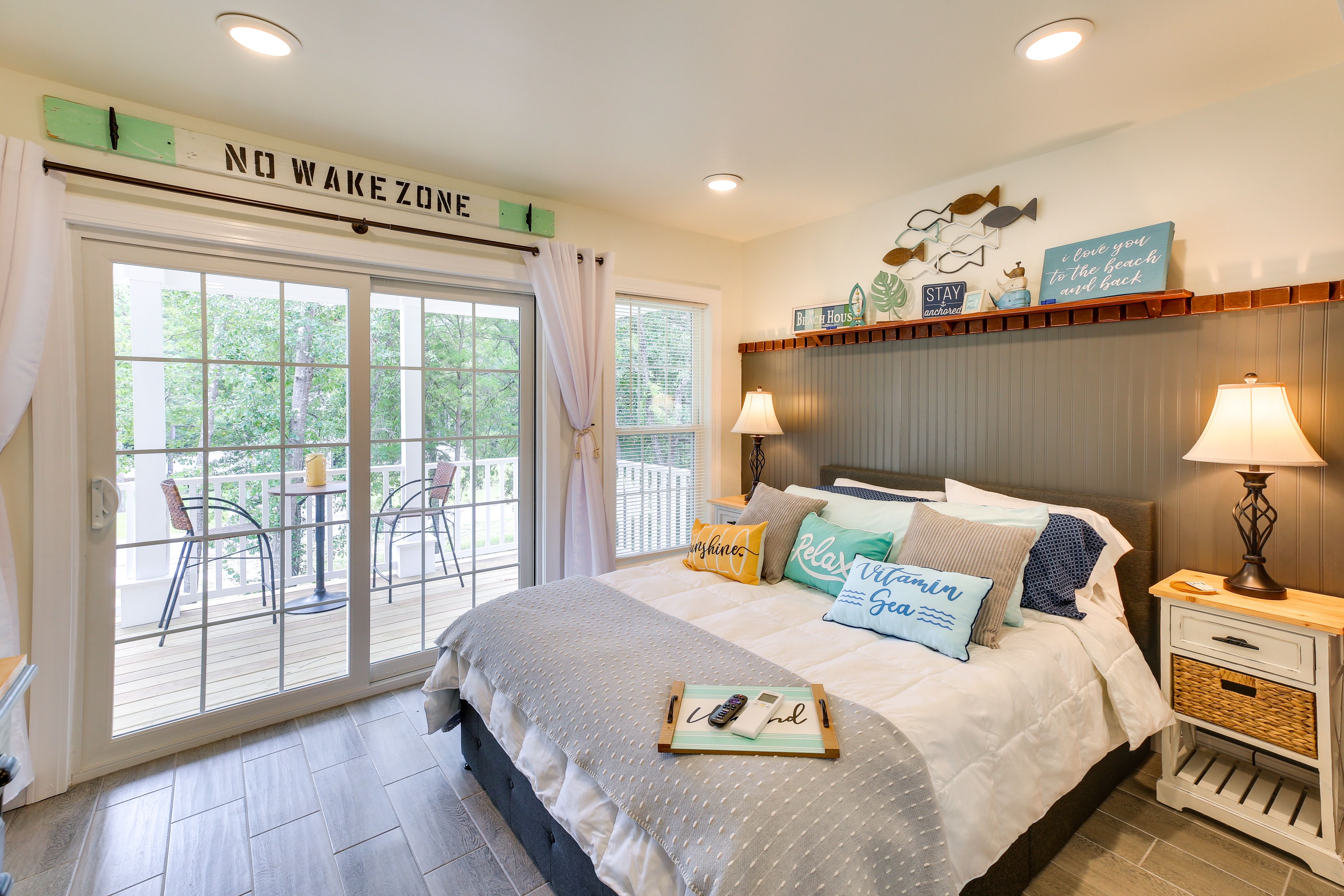 Bedroom | Queen Bed | Linens Provided | En-Suite Bathroom