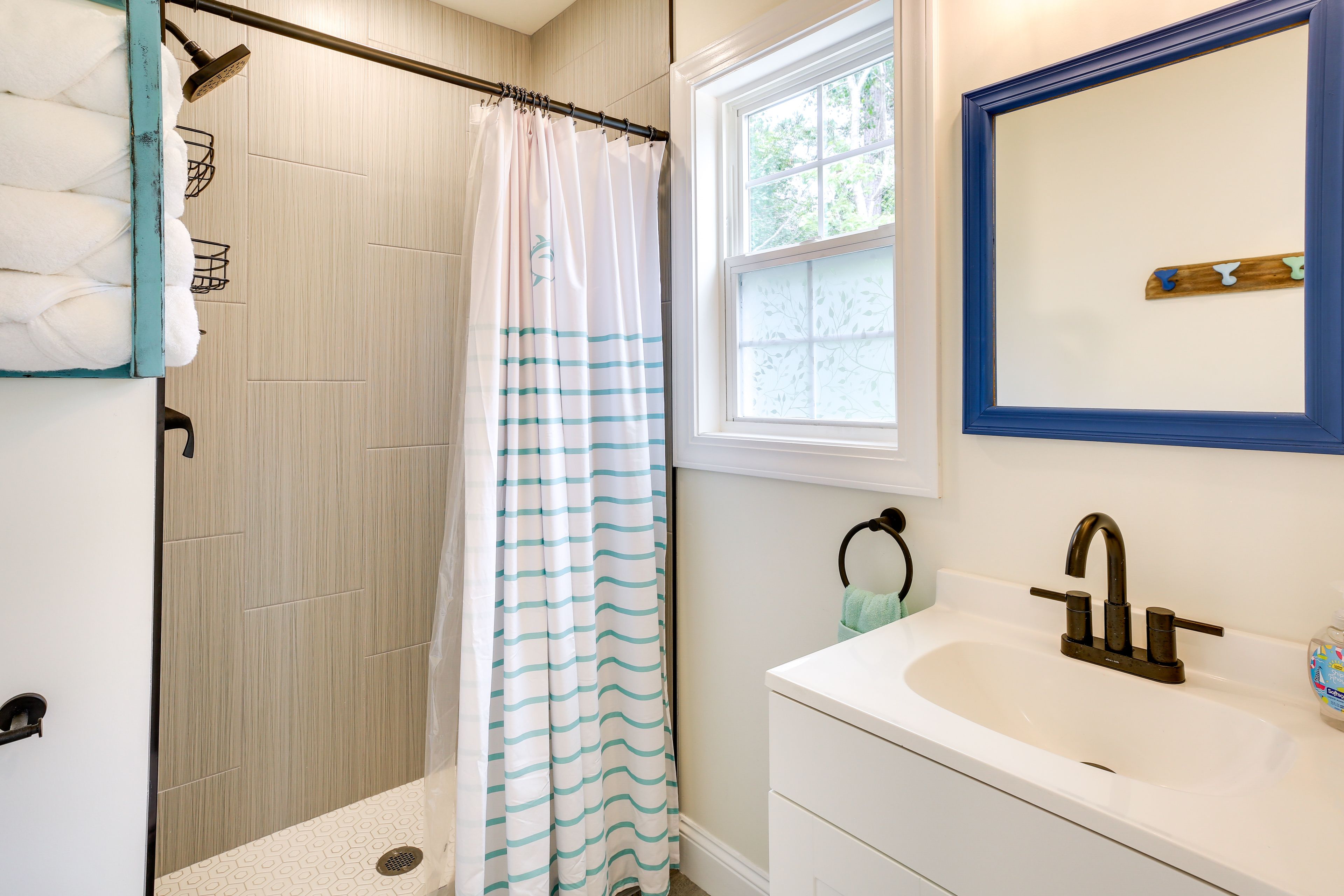 En-Suite Bathroom | Towels Provided | Complimentary Toiletries
