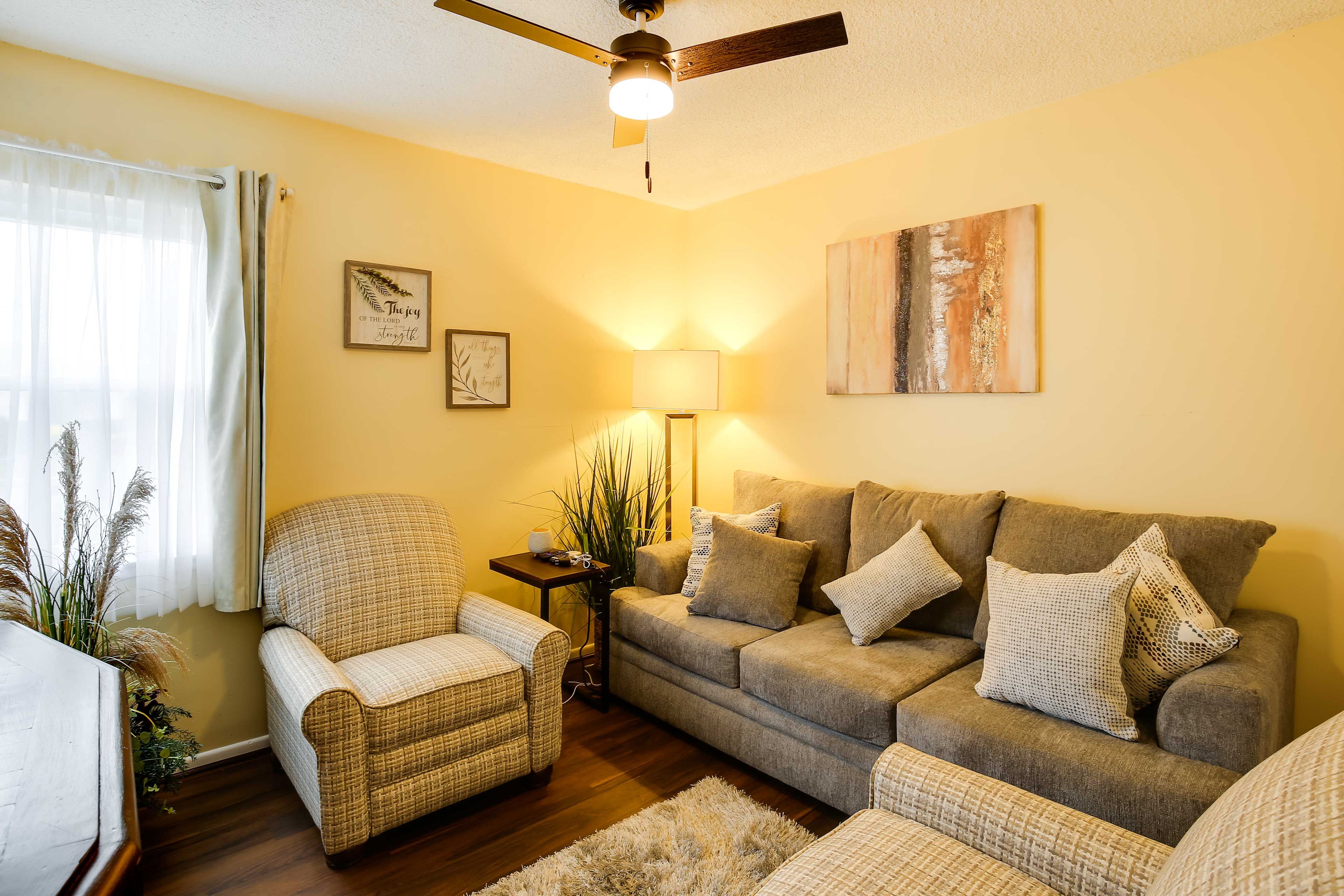 Additional Living Area | Smart TV w/ Cable