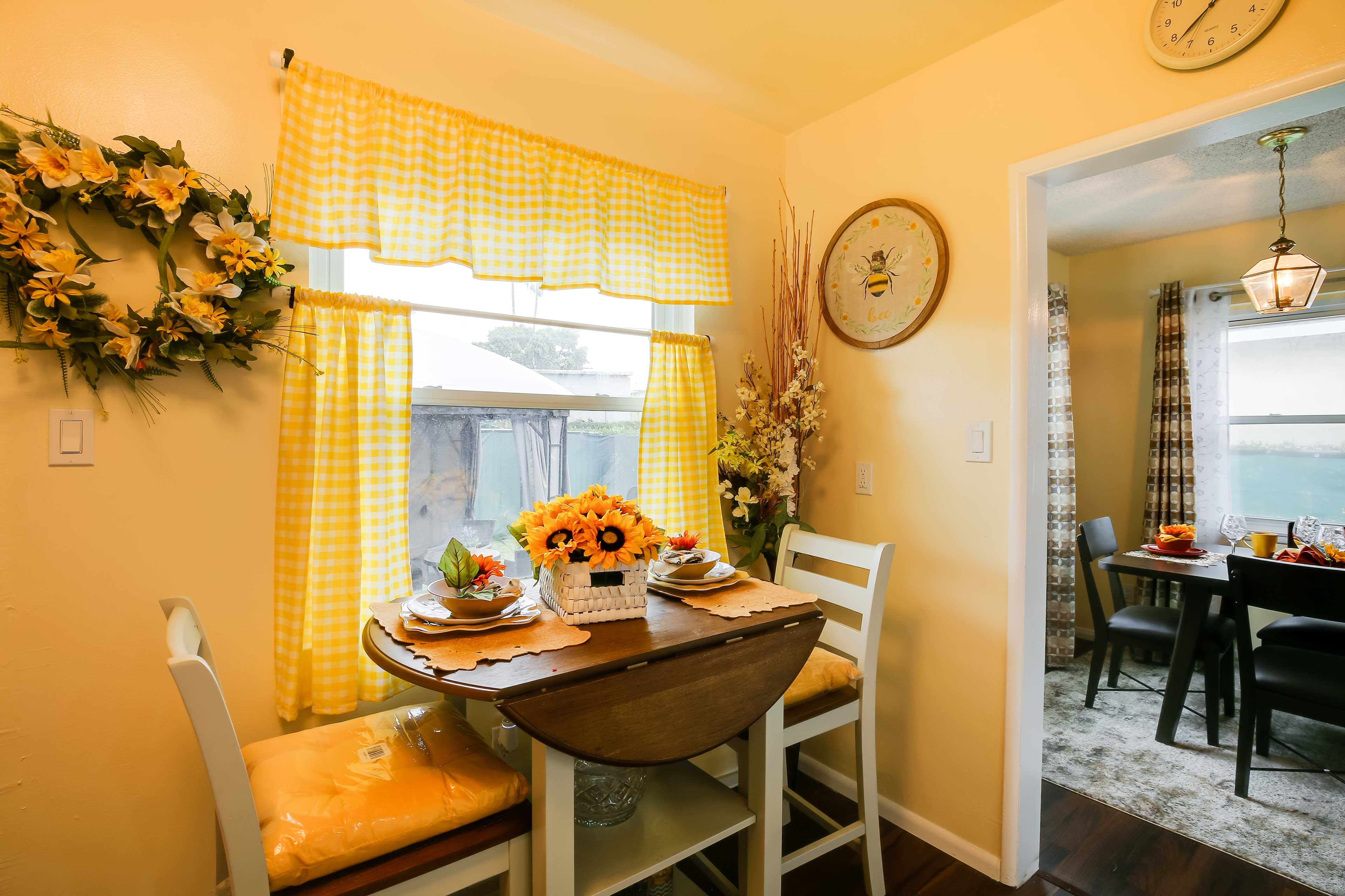 Dining Area | Dishware/Flatware