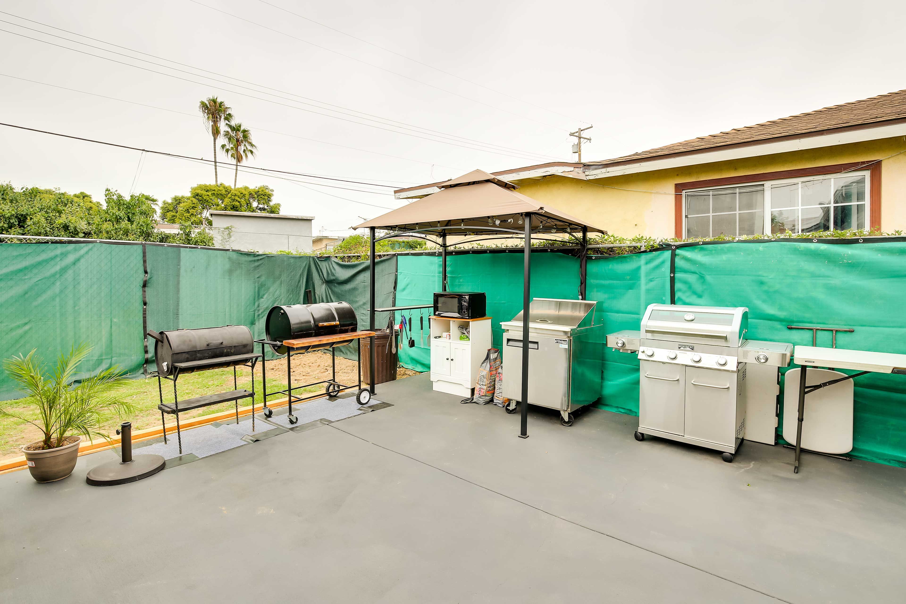 House Exterior | Outdoor Kitchen