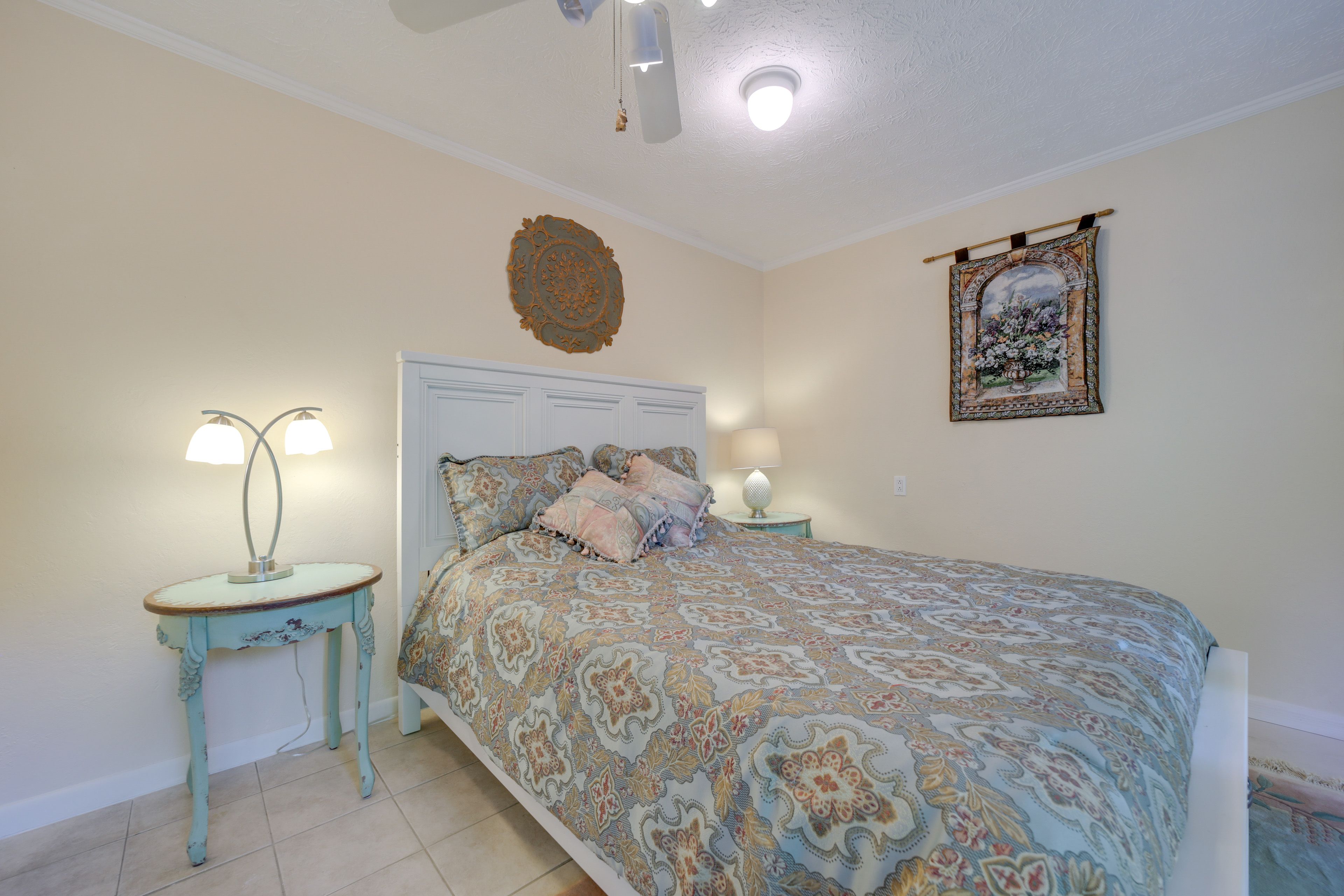 Bedroom 3 | Basement | Queen Bed | Linens Provided