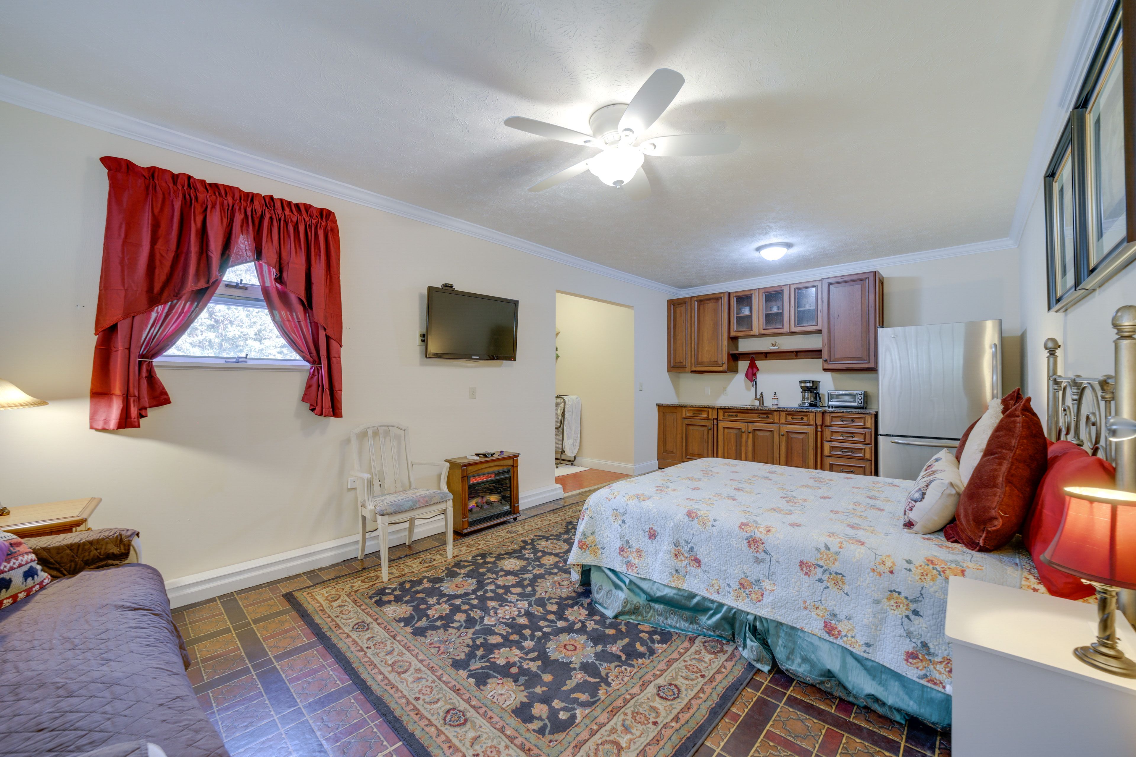 Bedroom 4 | Basement | Queen Bed | Sleeper Sofa | Smart TV