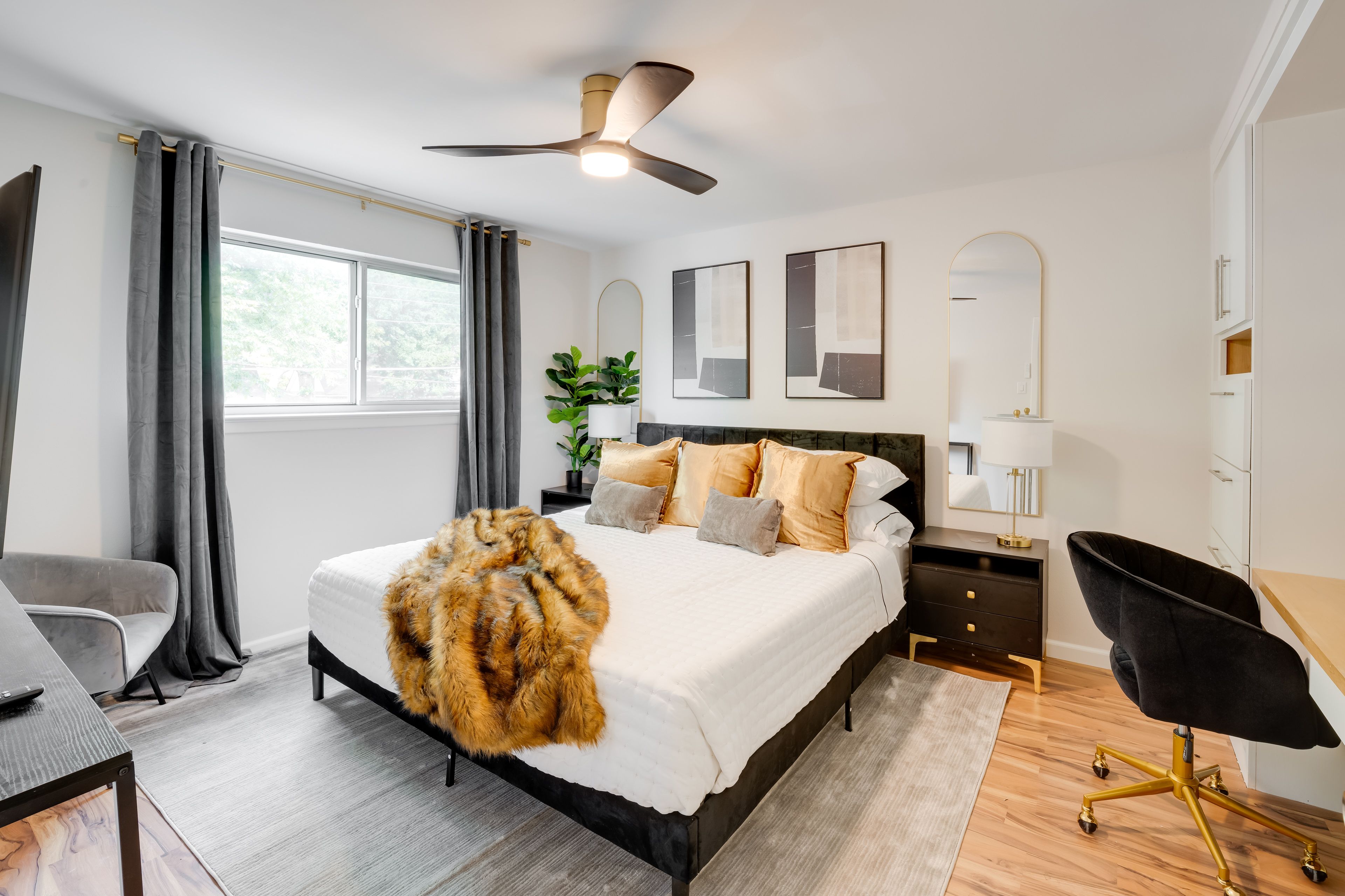 Bedroom 2 | King Bed | Laptop-Friendly Workspaces