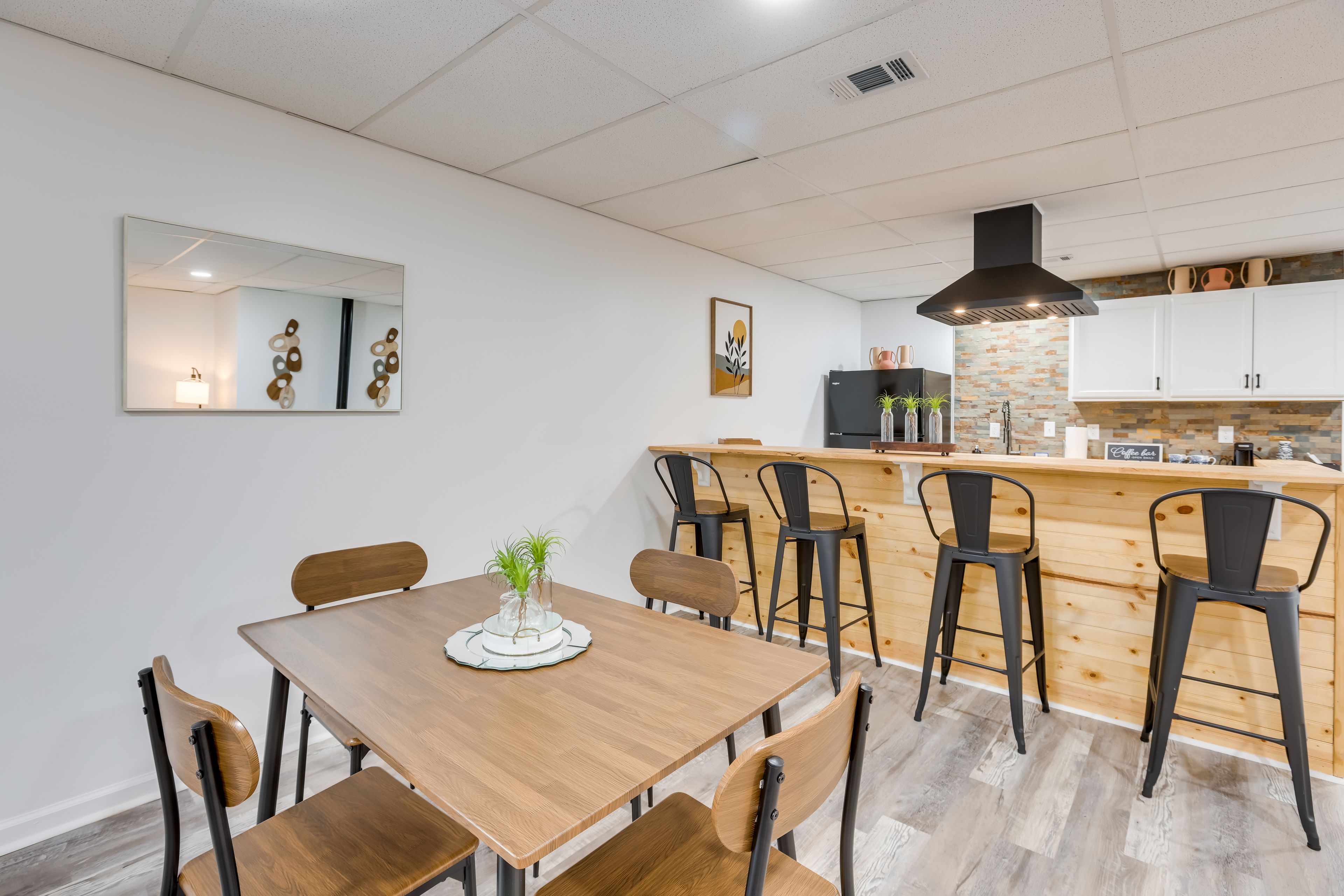 Dining Area | Dining Table | Dishware/Flatware | Breakfast Bar