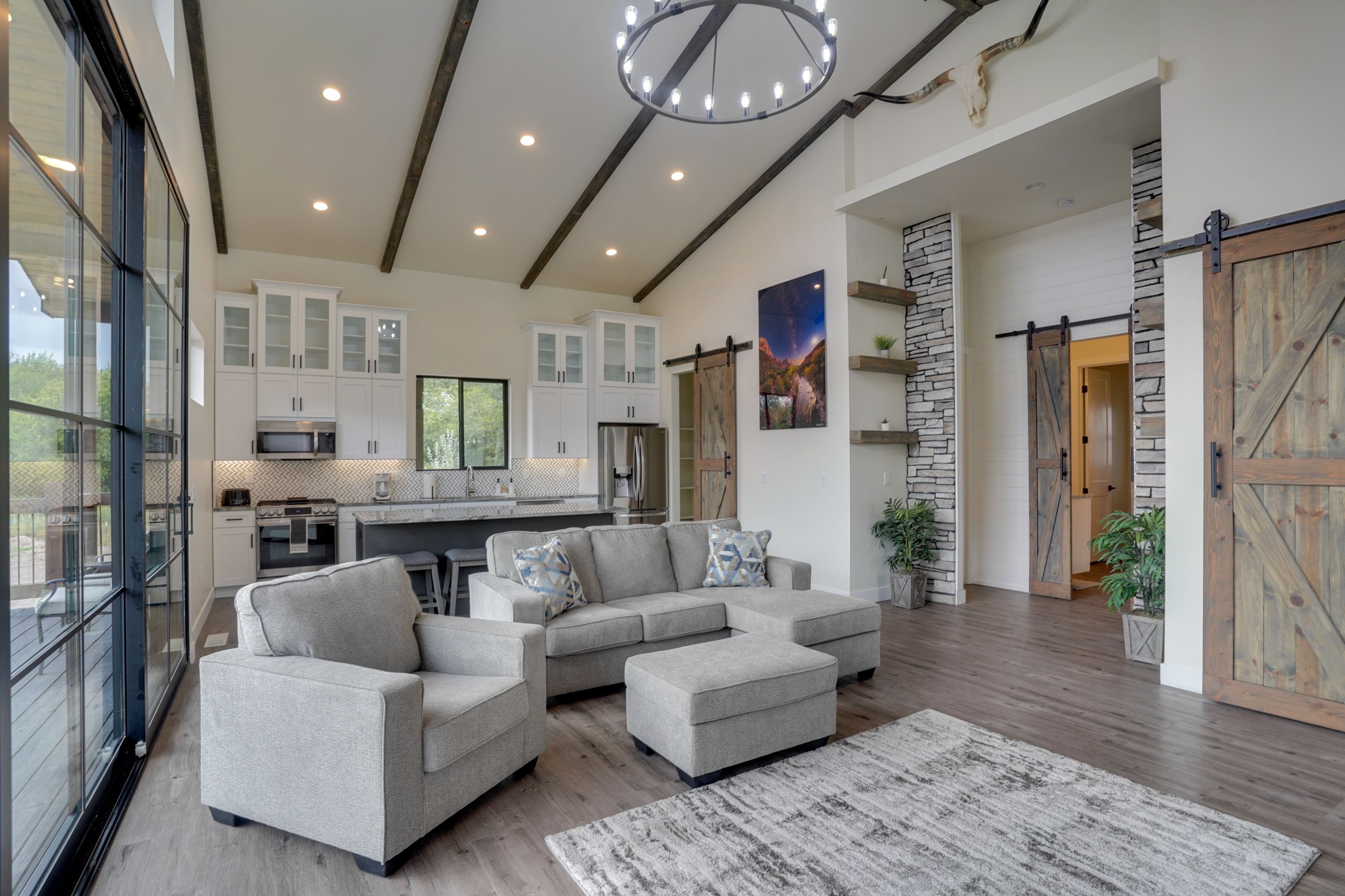 Living Room | Smart TV | Fireplace | Central Heating & A/C | Free WiFi
