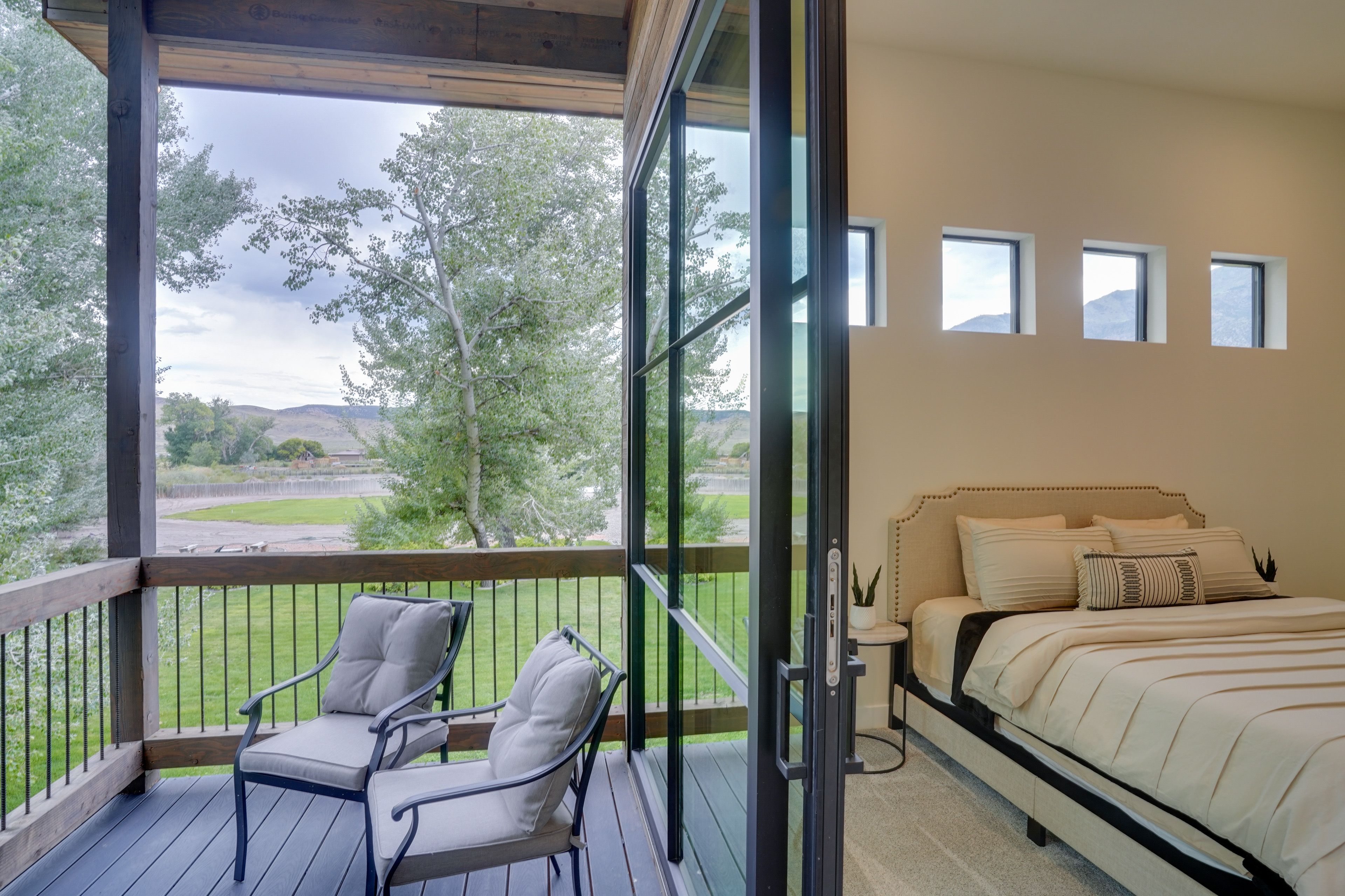 Side Deck | Outdoor Seating | Hammock