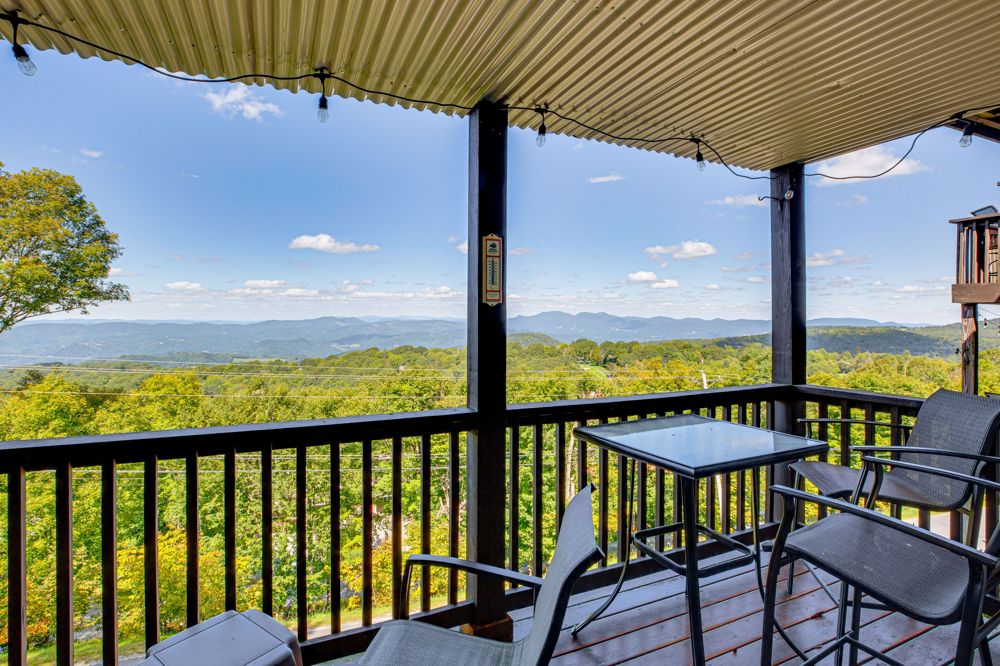 Beech Mountain Vacation Rental | 3BR | 3BA | 1,100 Sq Ft | Steps Required