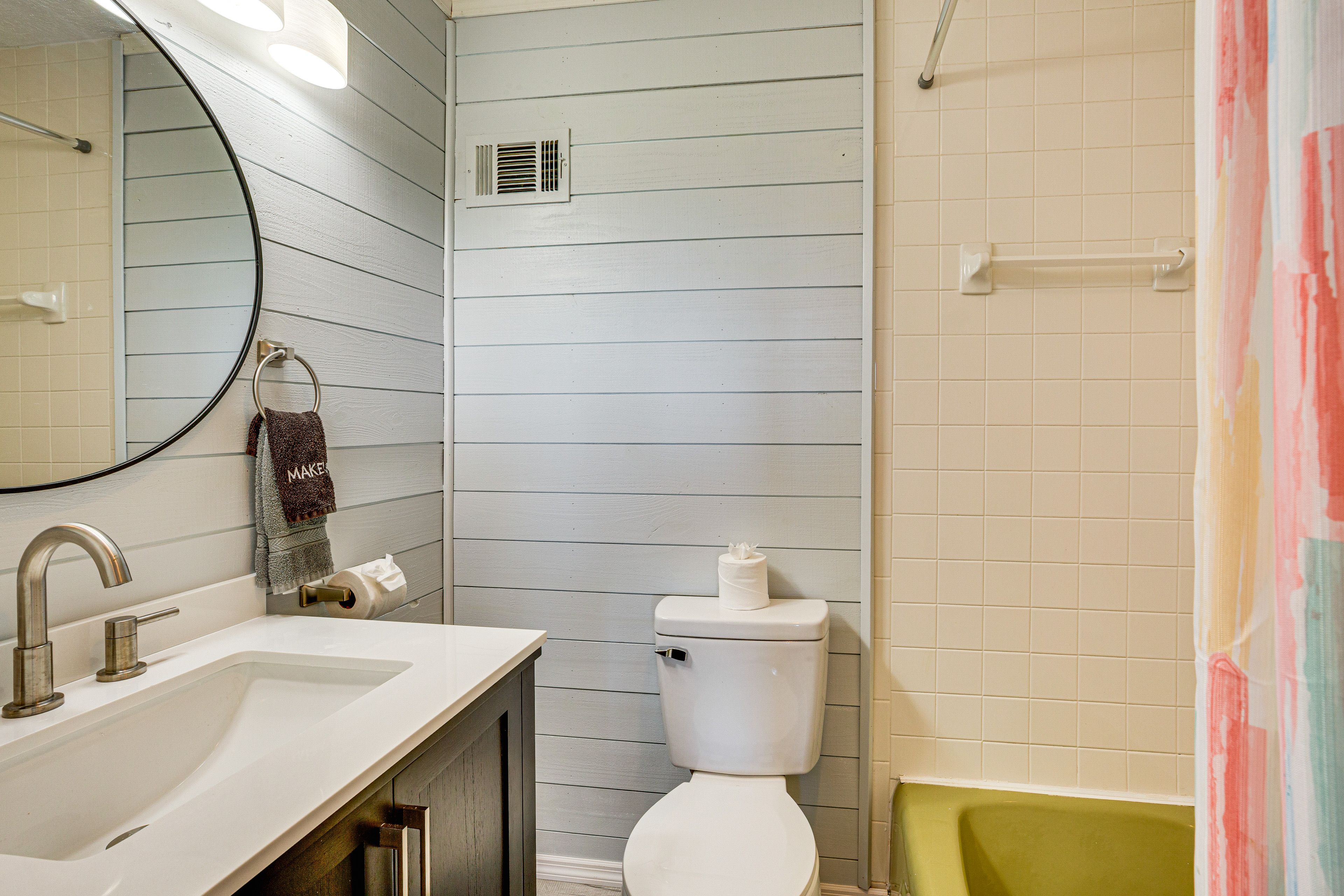 Full Bathroom