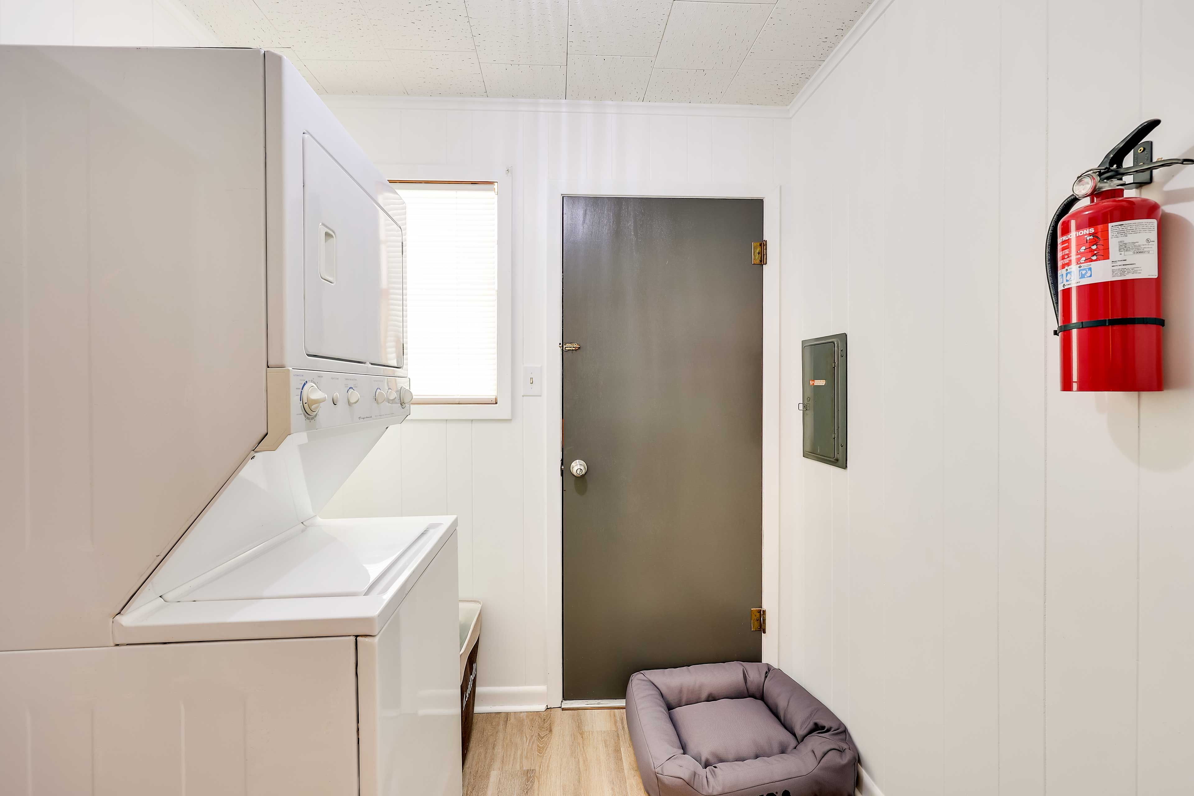 Laundry | Iron/Board