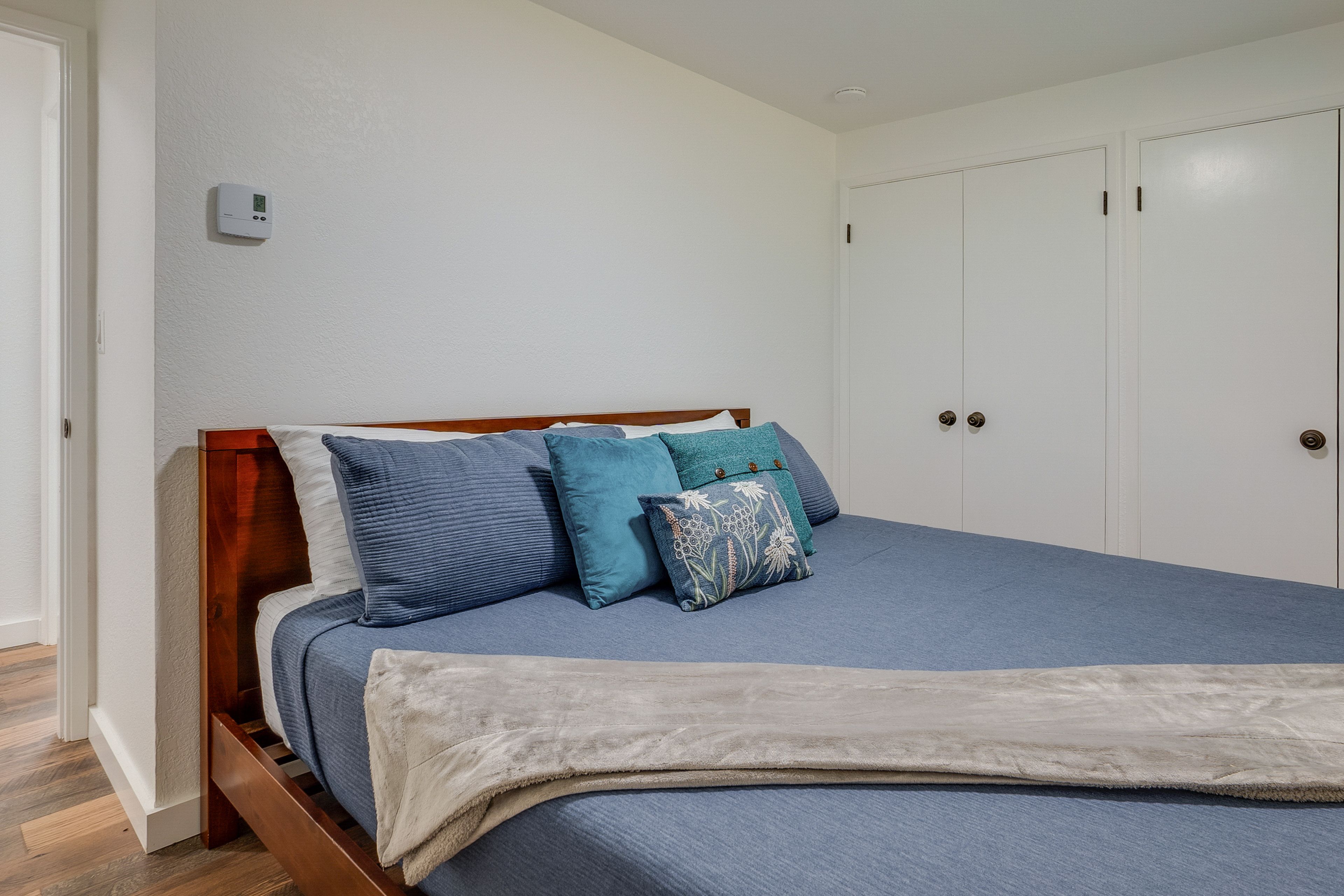 Bedroom 2 | King Bed